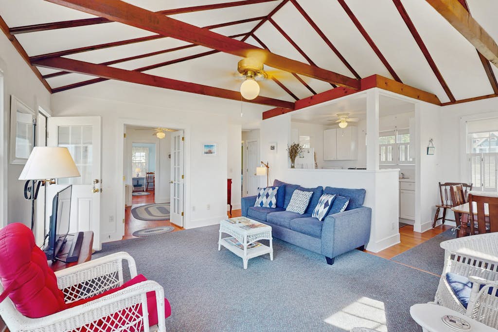 North Fork Waterfront Gem
