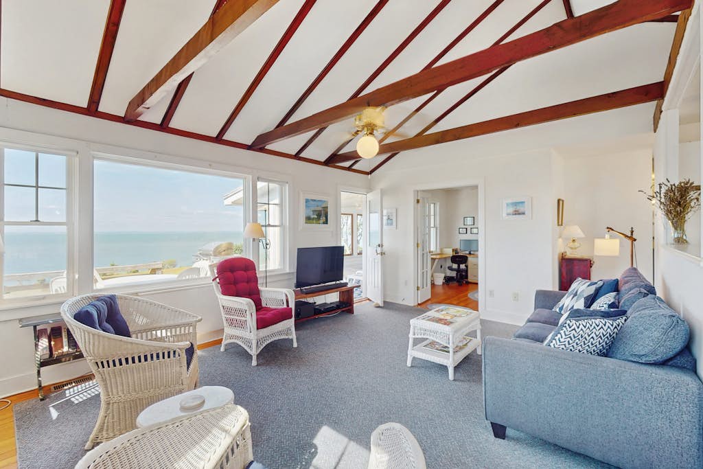 North Fork Waterfront Gem