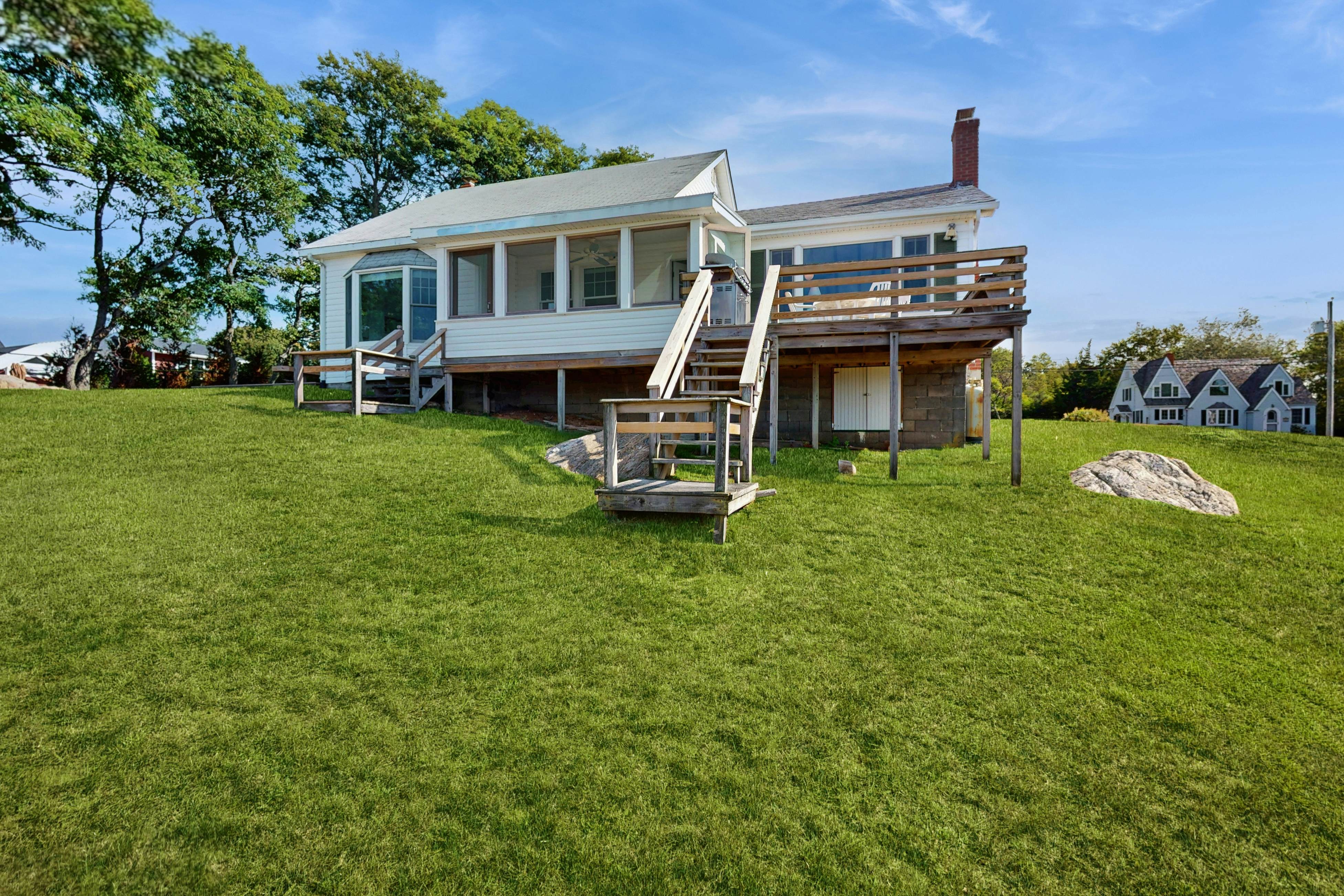 North Fork Waterfront Gem