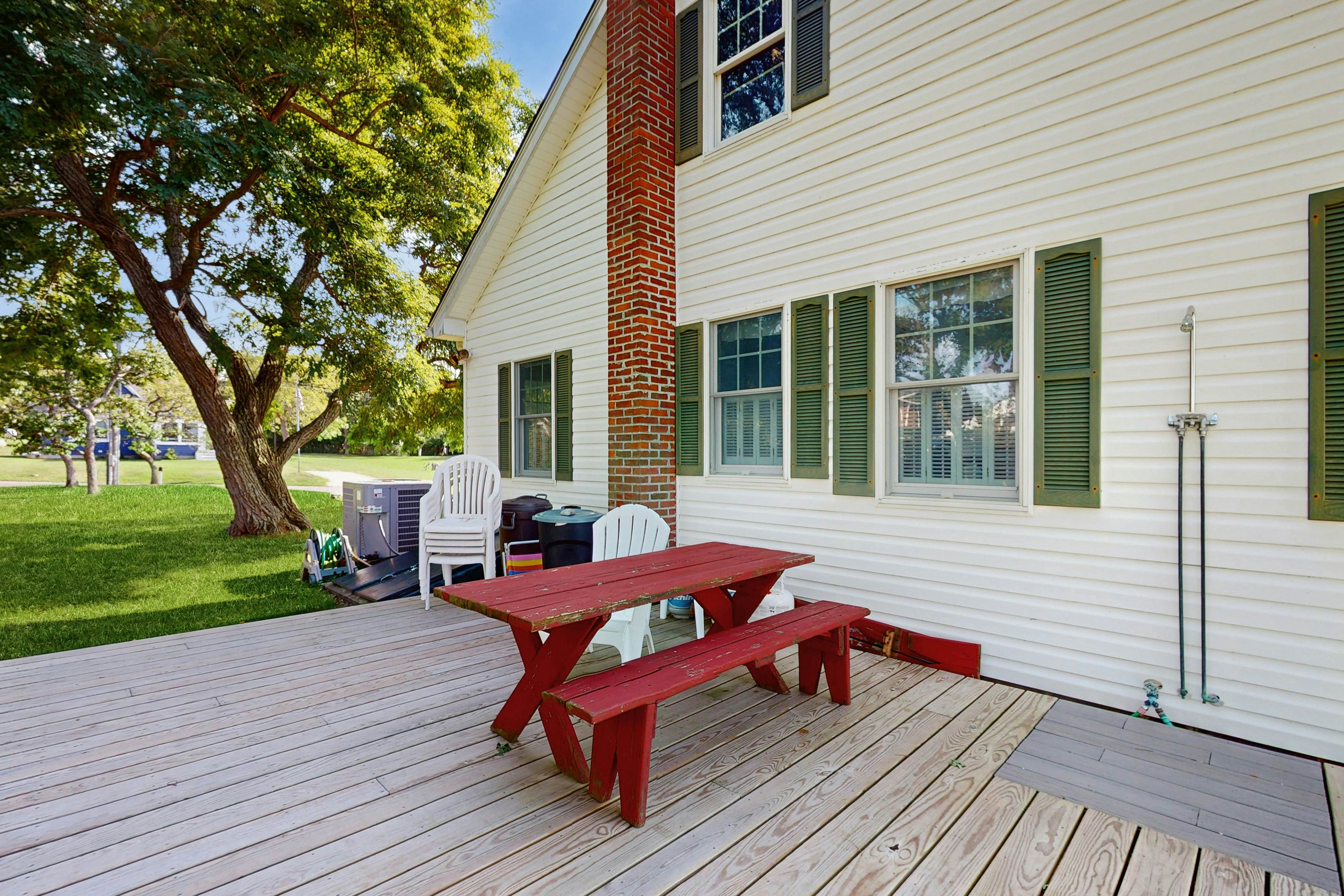 North Fork Waterfront Gem