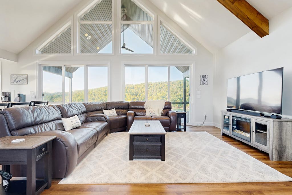 Lakeside Chalet Nr Deerfield Res, Sleeps 10, Games โ Norris Lake, TN โ vacation rental