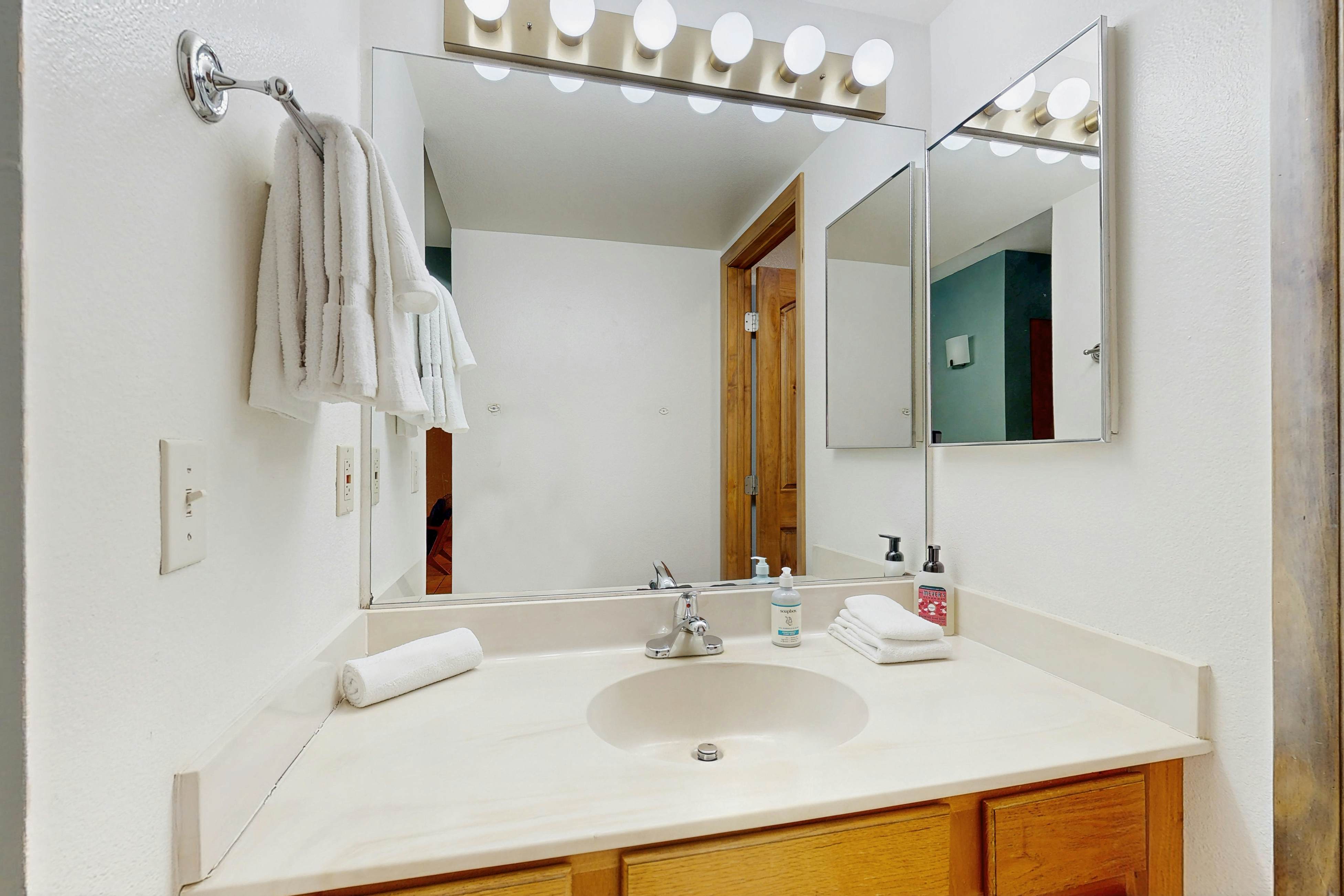 Red Horizon Hideaway