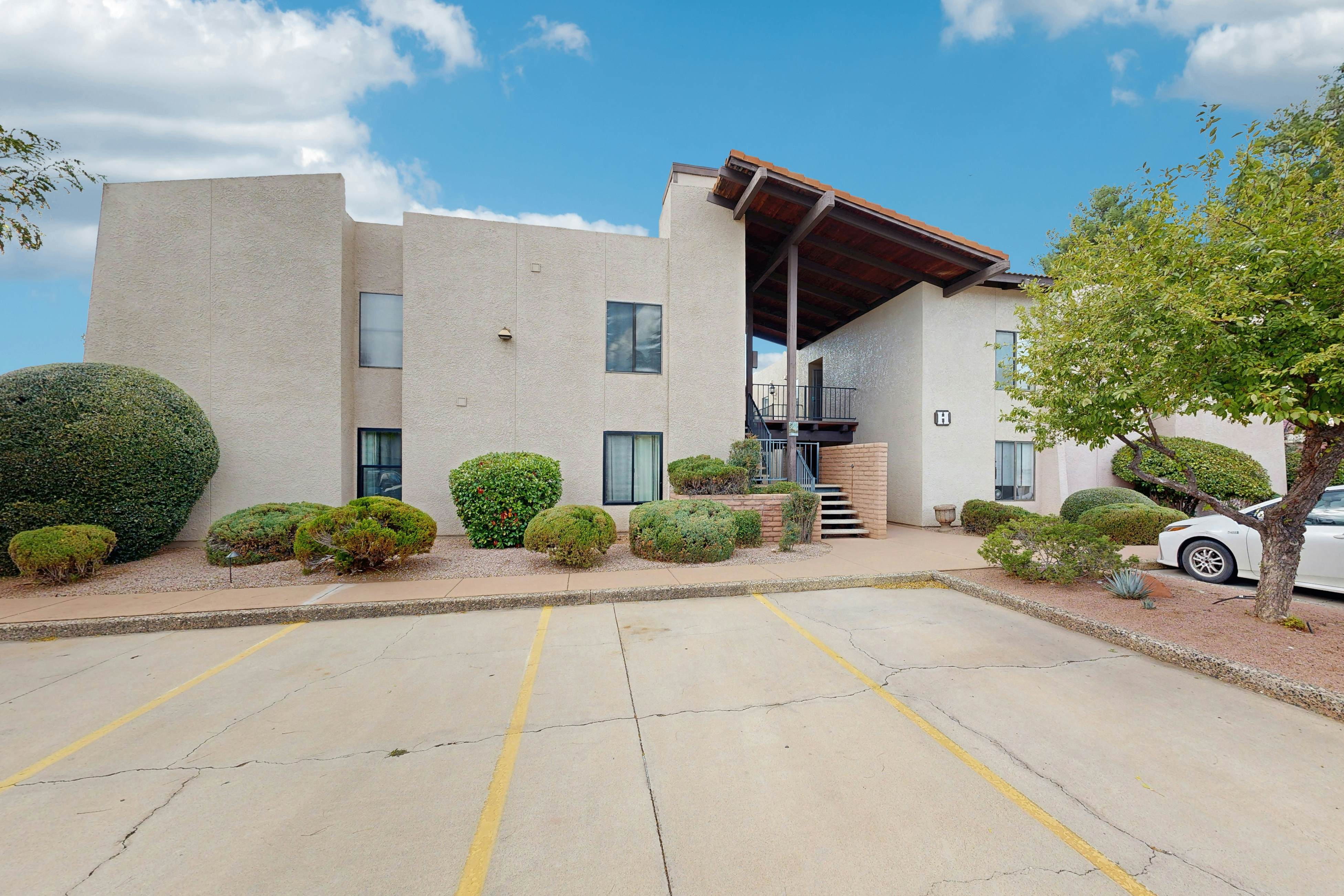 Red Horizon Hideaway