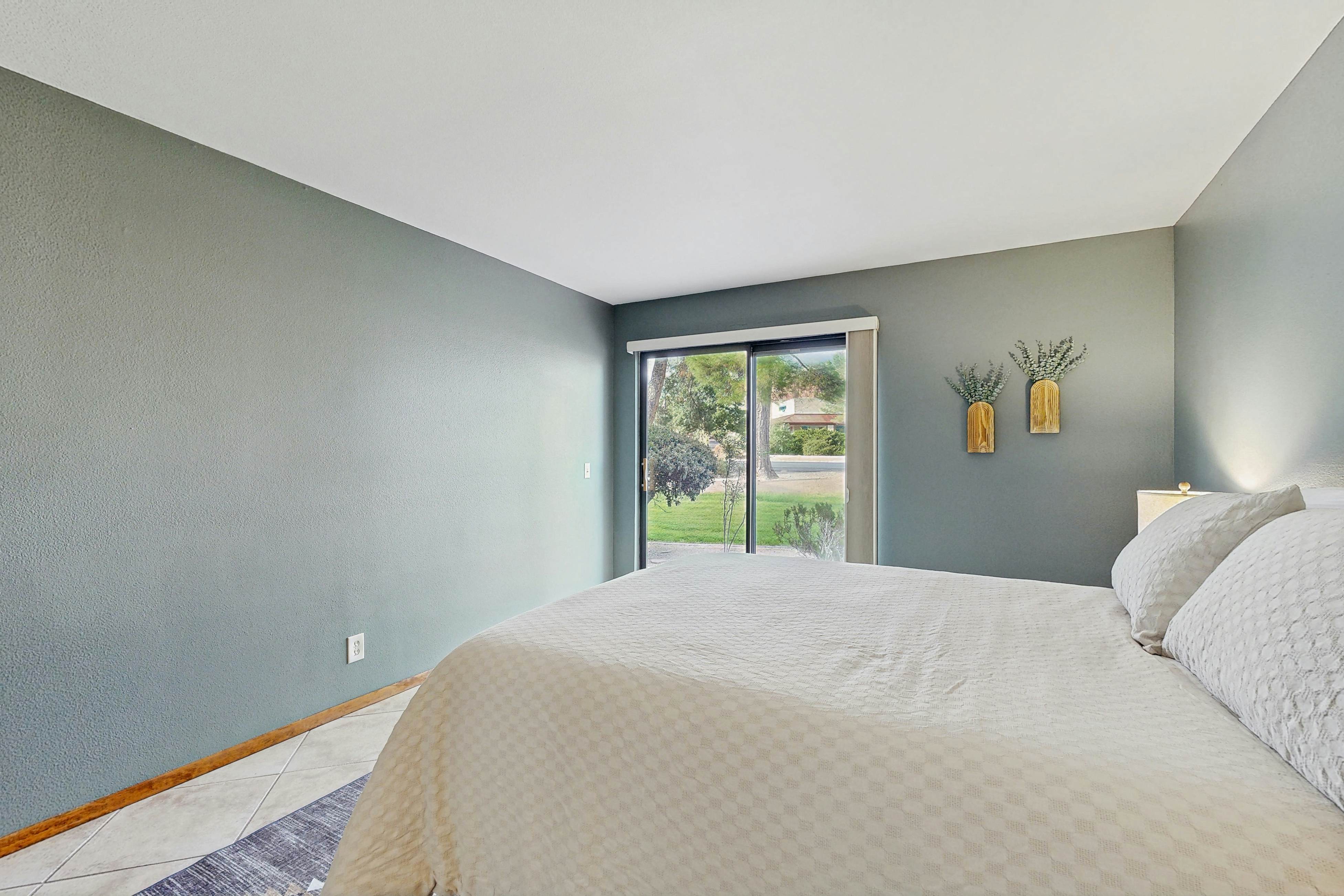 Red Horizon Hideaway