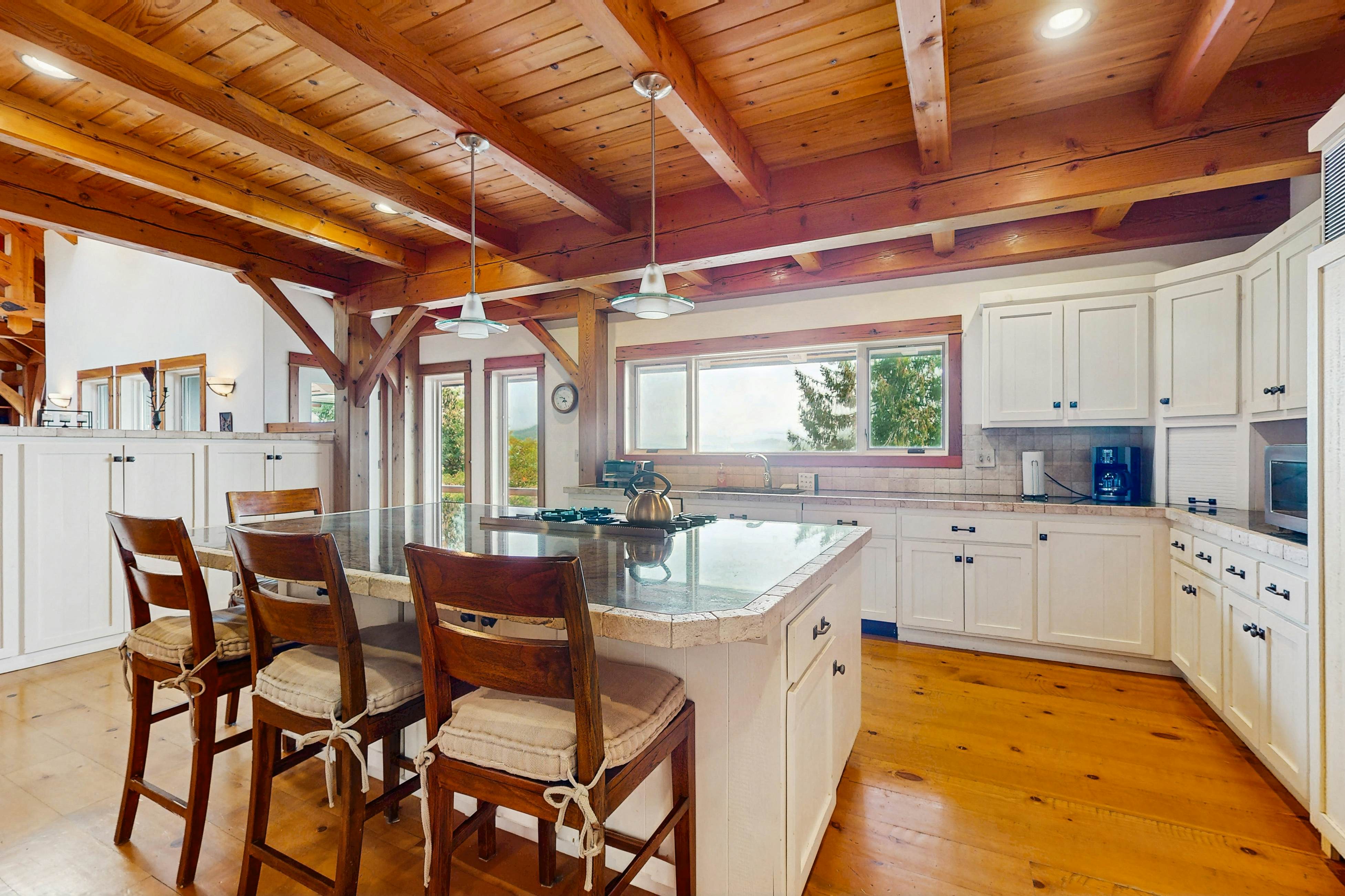 Bottle Bay Lakefront Lodge