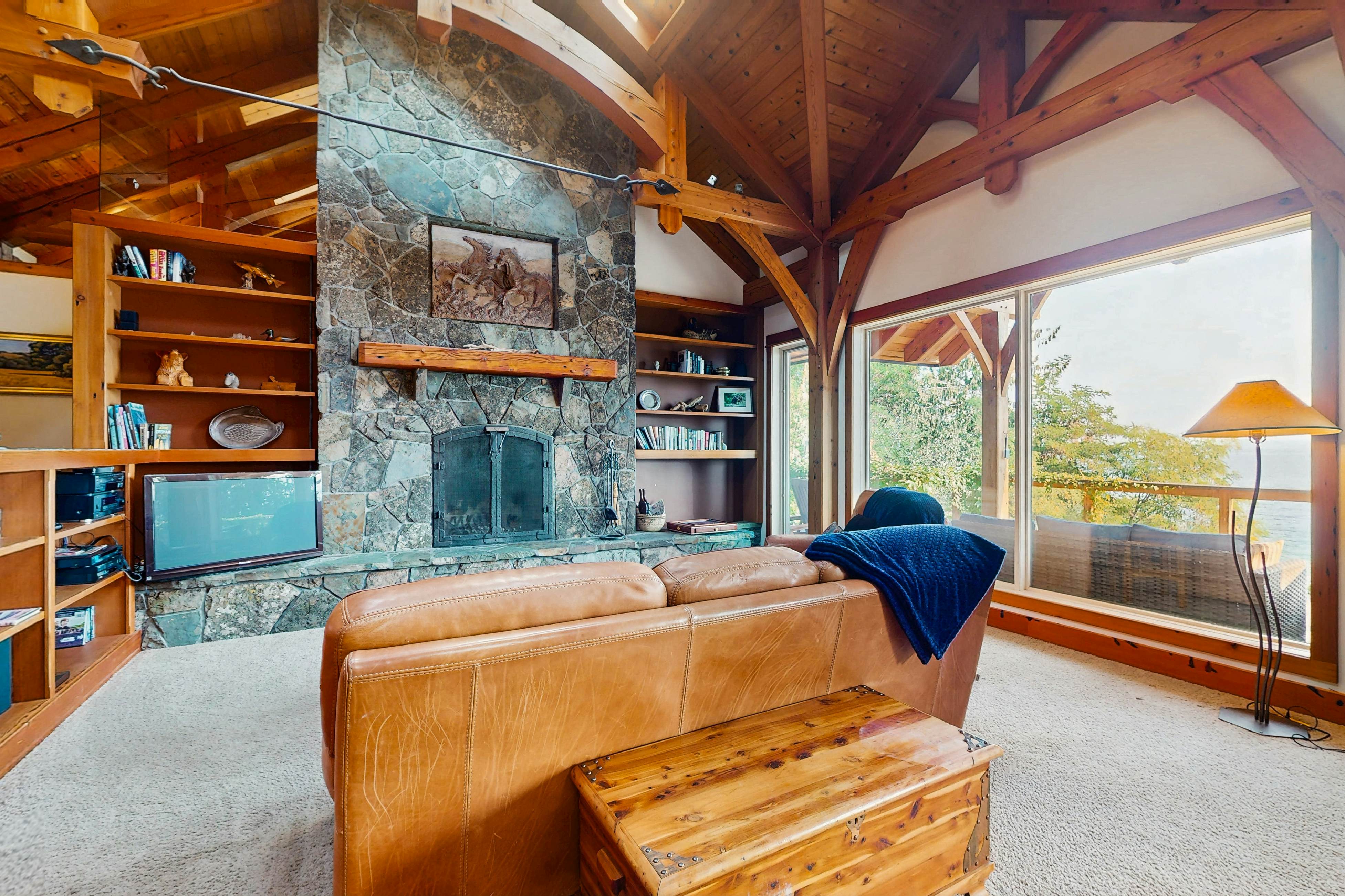 Bottle Bay Lakefront Lodge