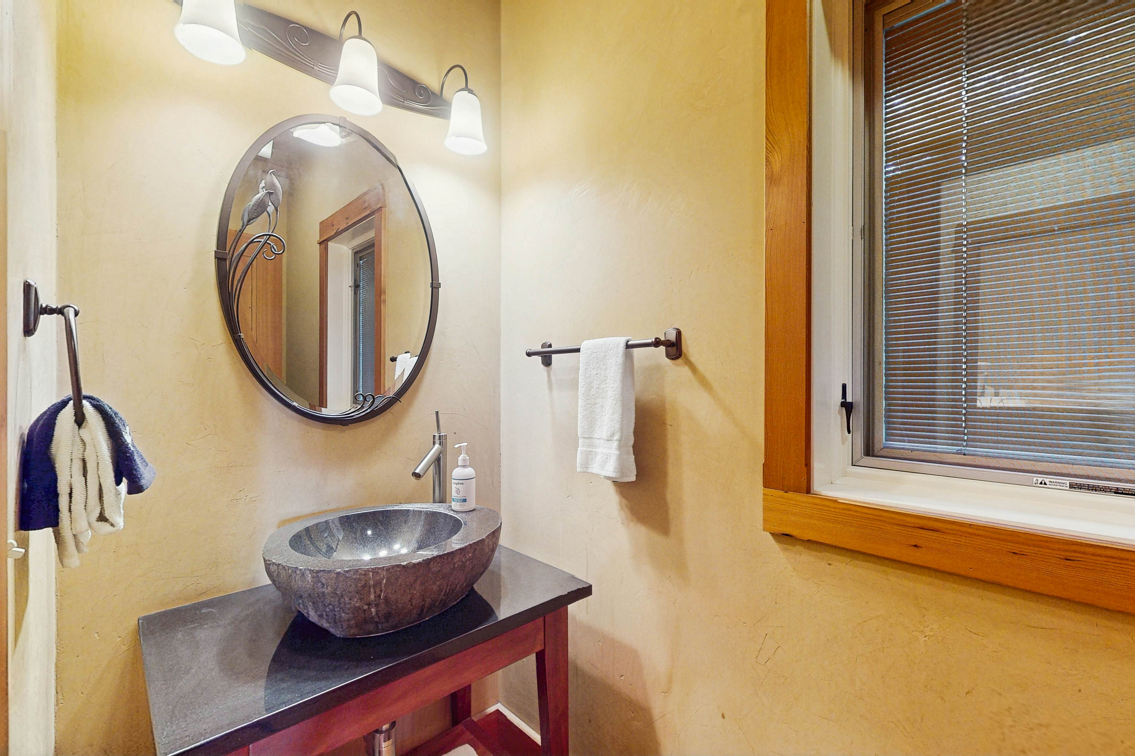 Bottle Bay Lakefront Lodge