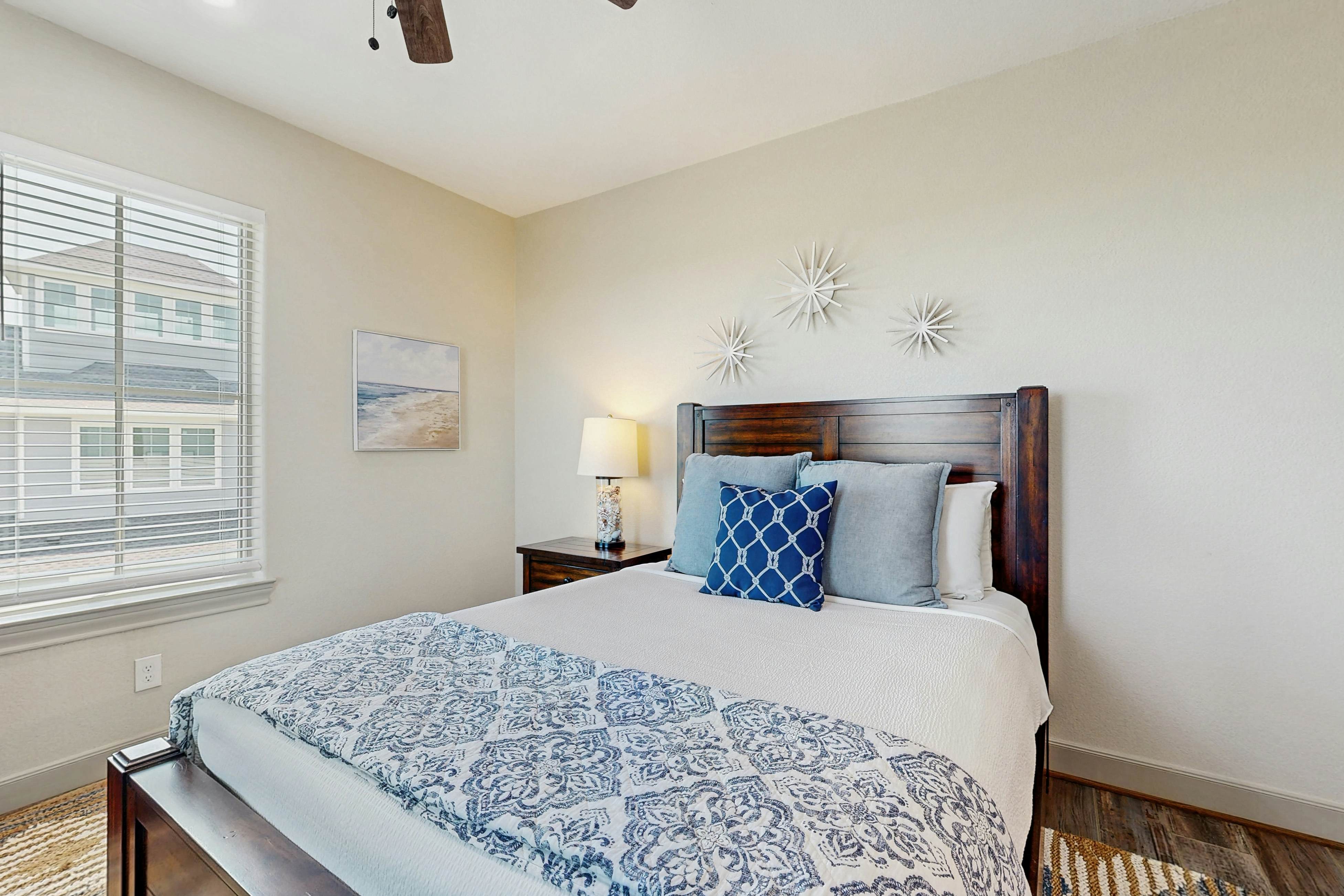 Pointe West - Bay Breeze Paradise