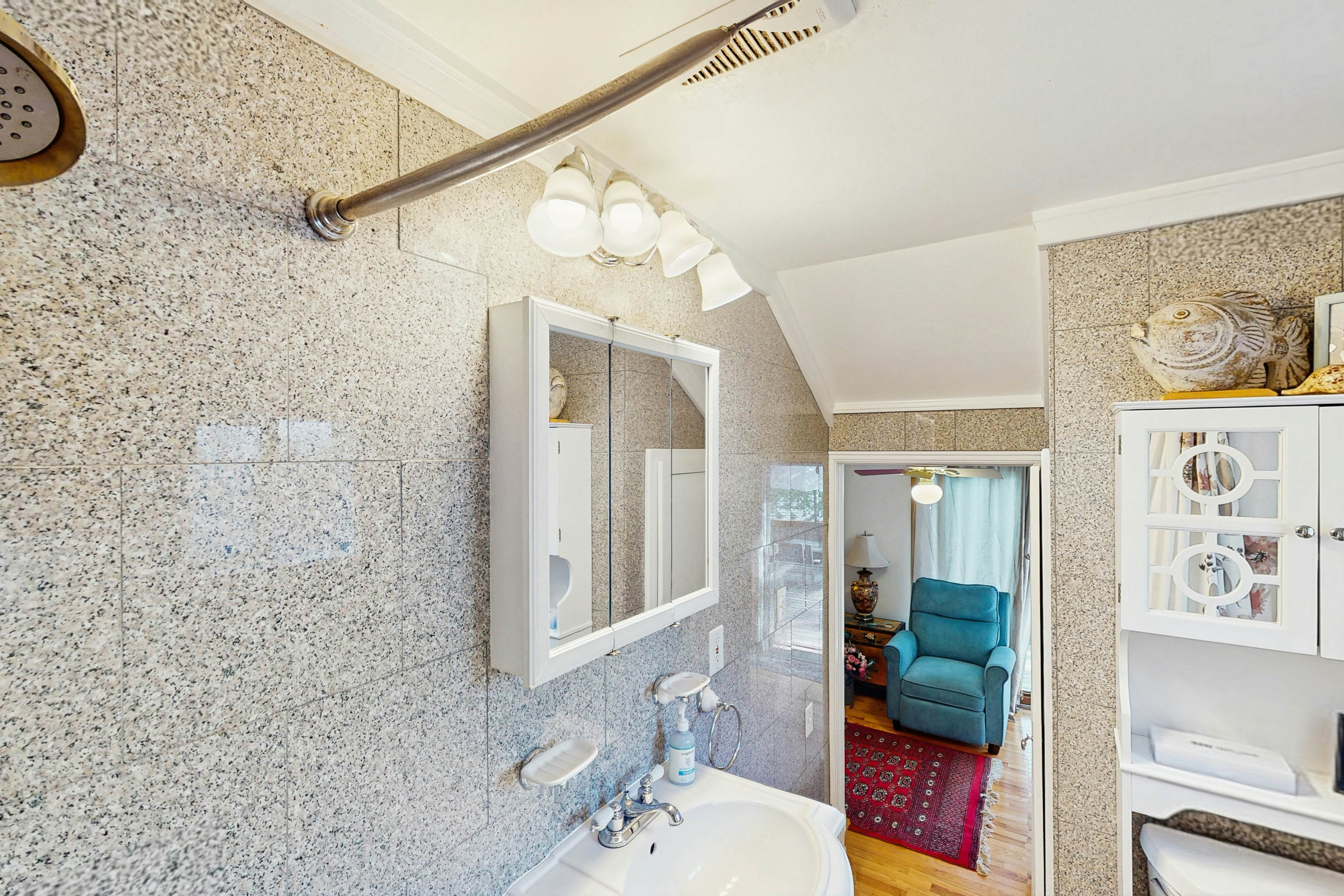 Little Lazy Bear Retreat