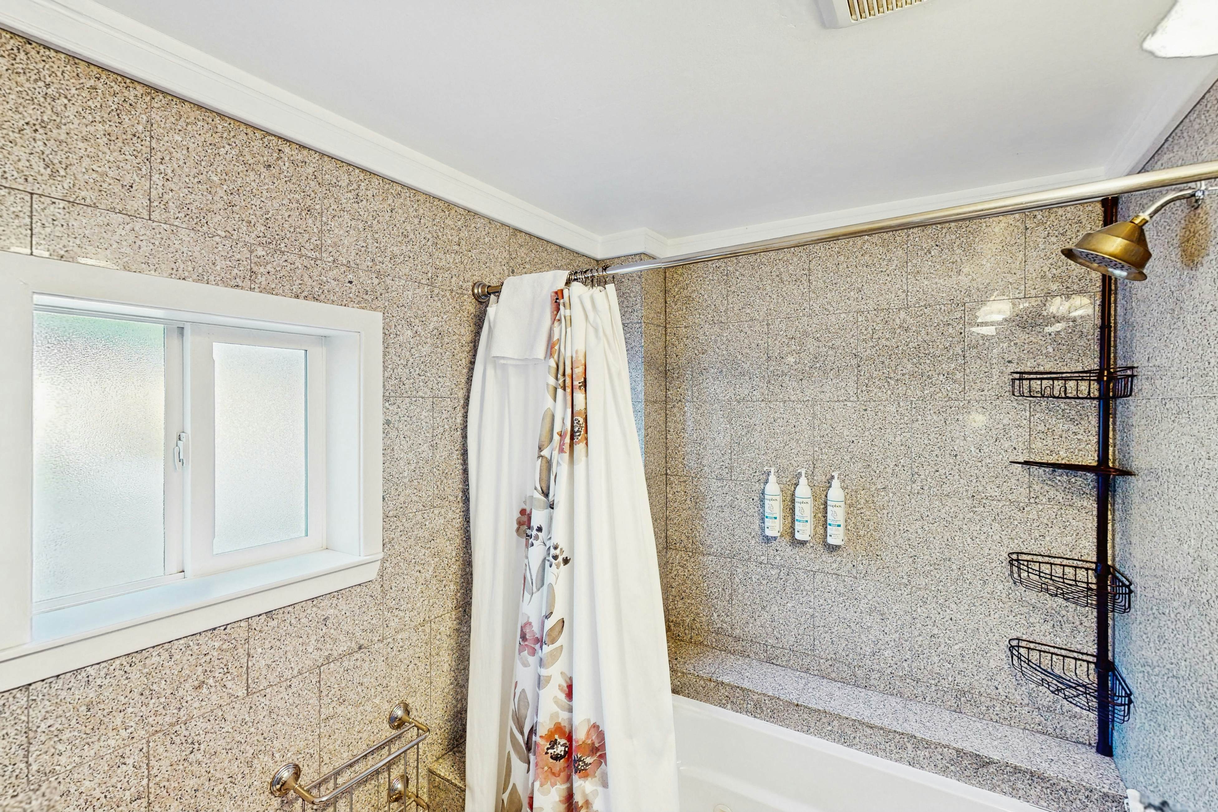 Little Lazy Bear Retreat