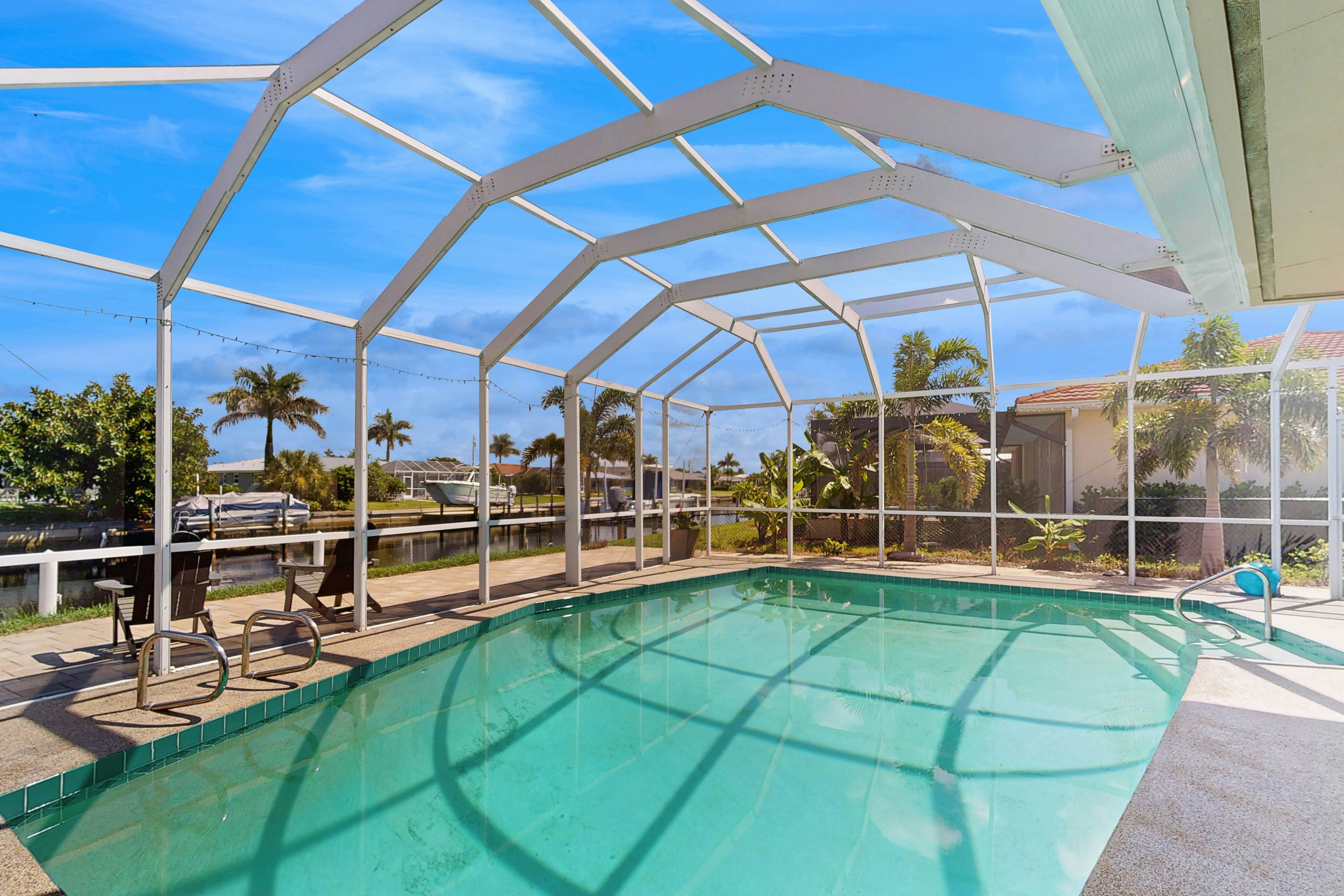 Breezes and Bliss on the Canal