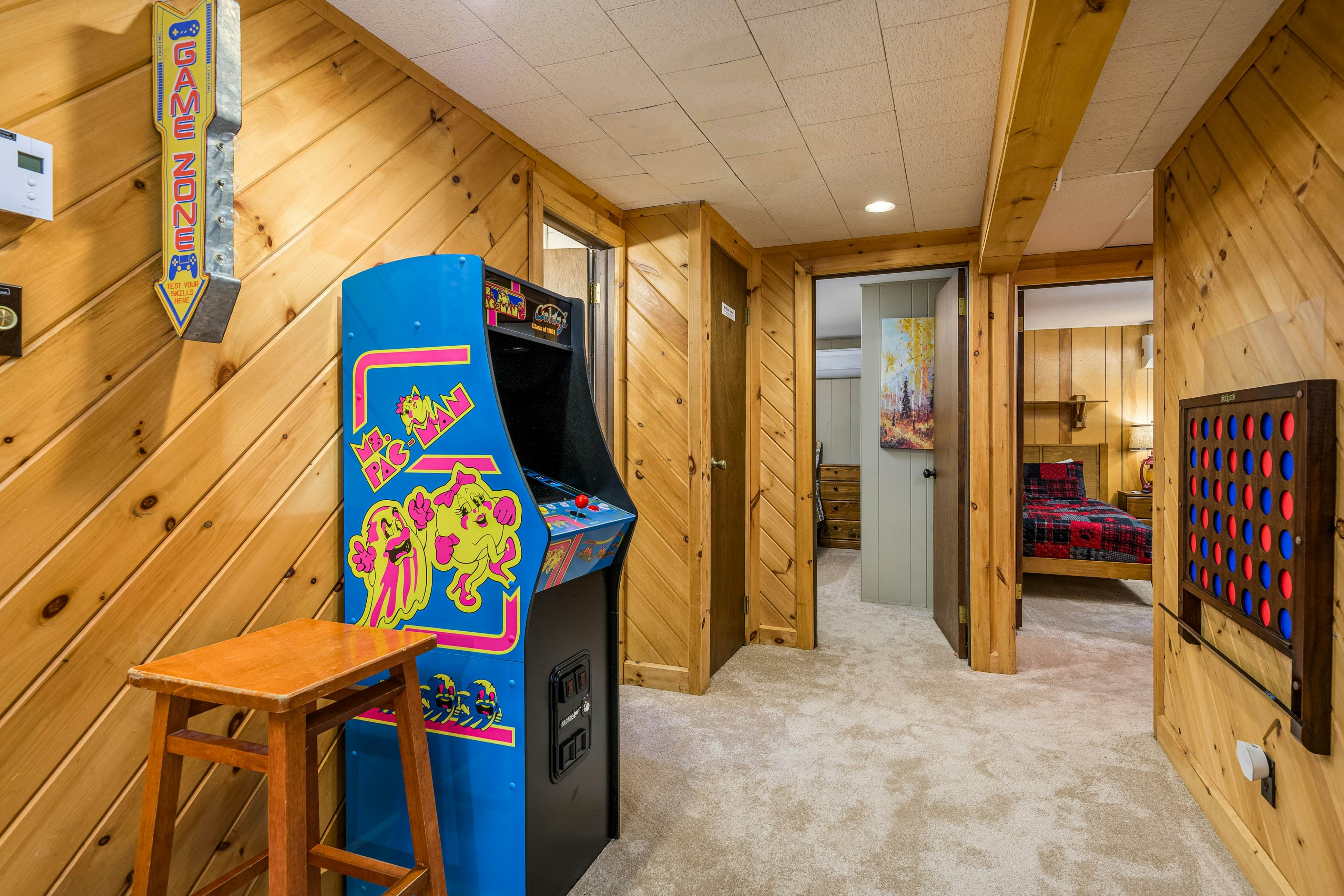 Black Bear Retreat at the Lake