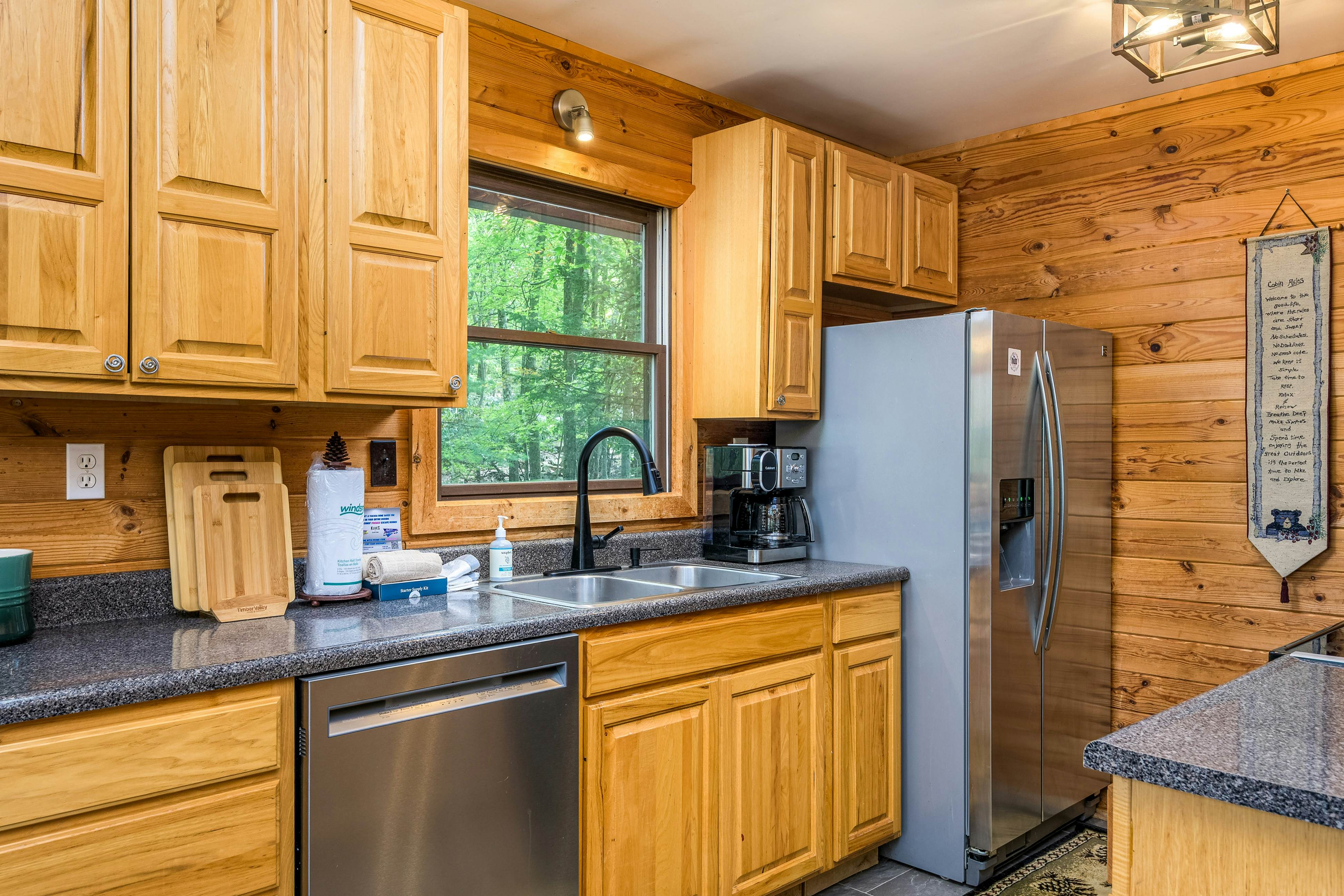 Black Bear Retreat at the Lake