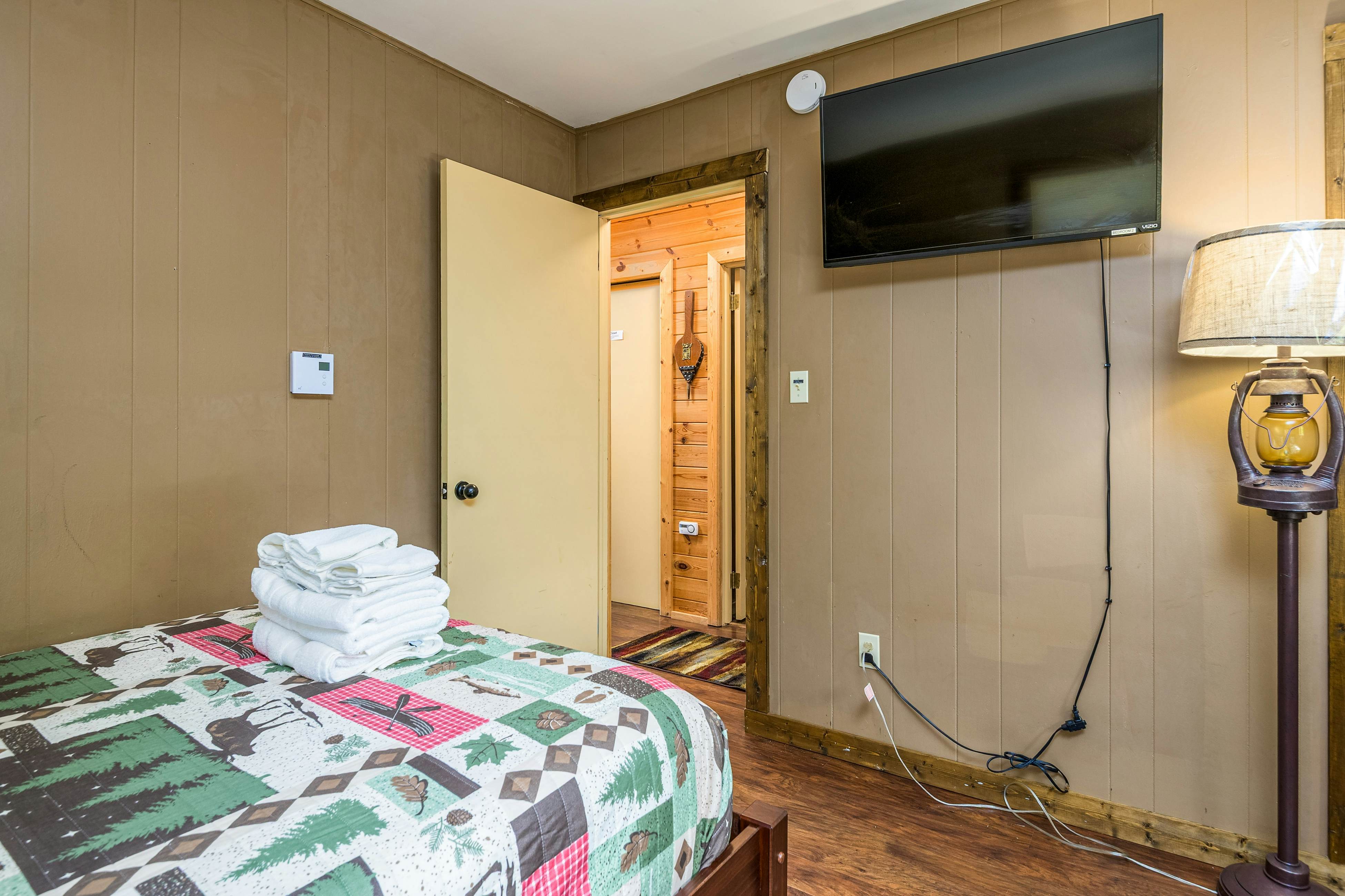 Black Bear Retreat at the Lake