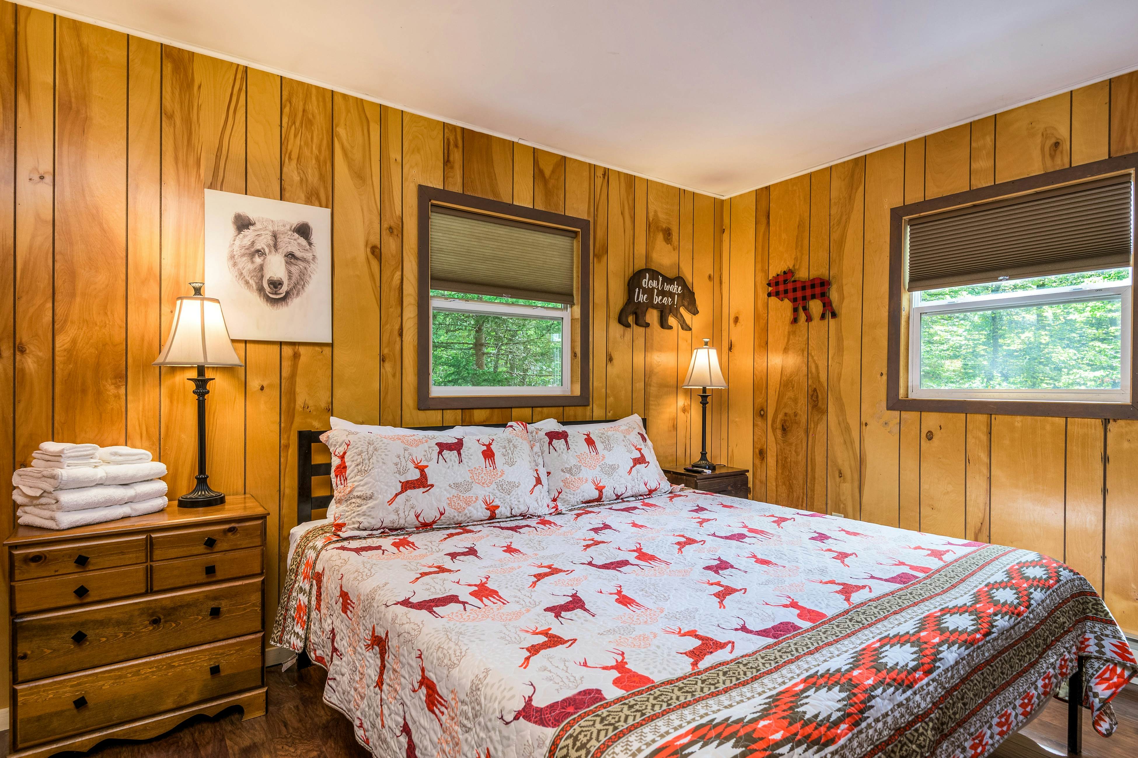 Black Bear Retreat at the Lake