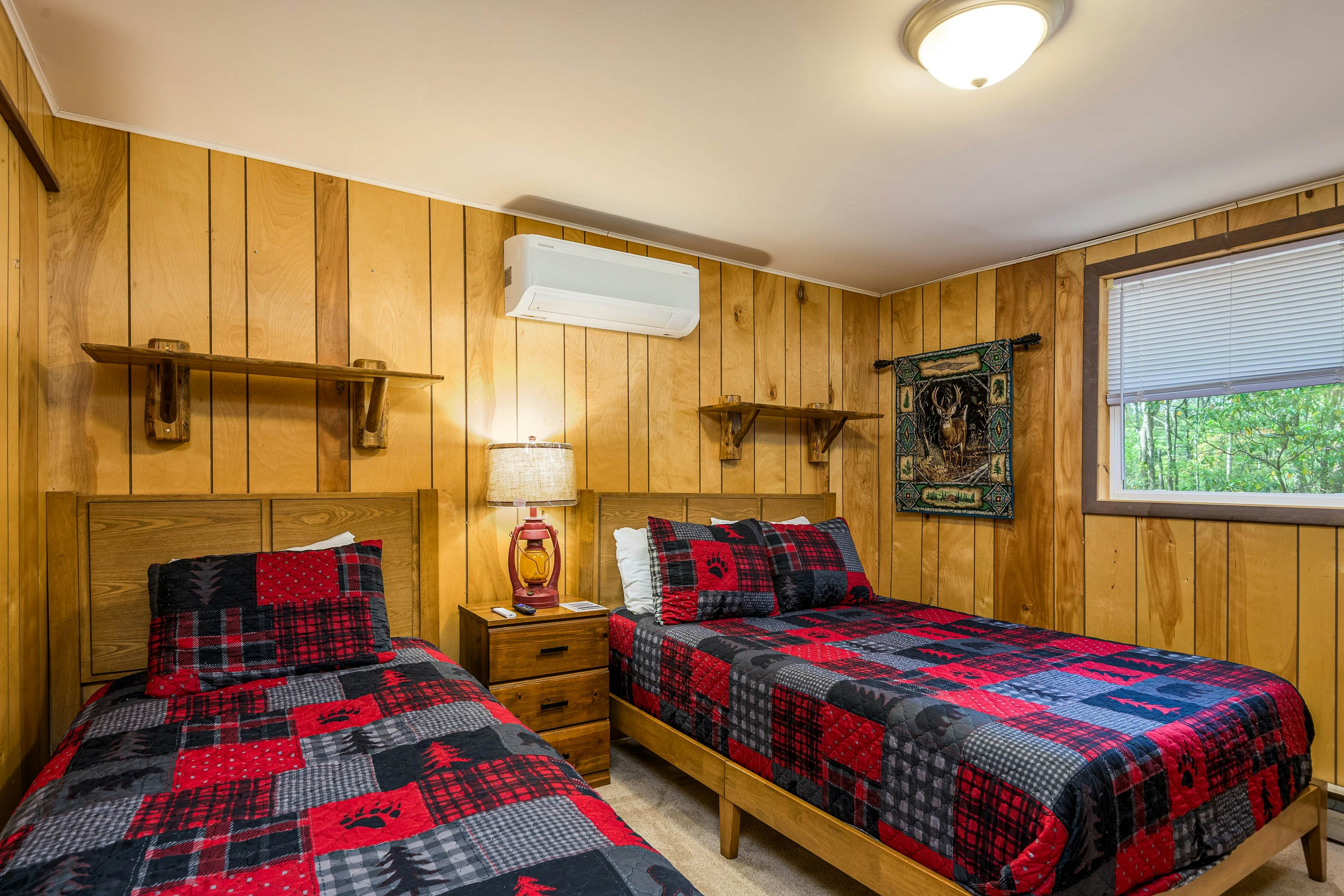 Black Bear Retreat at the Lake