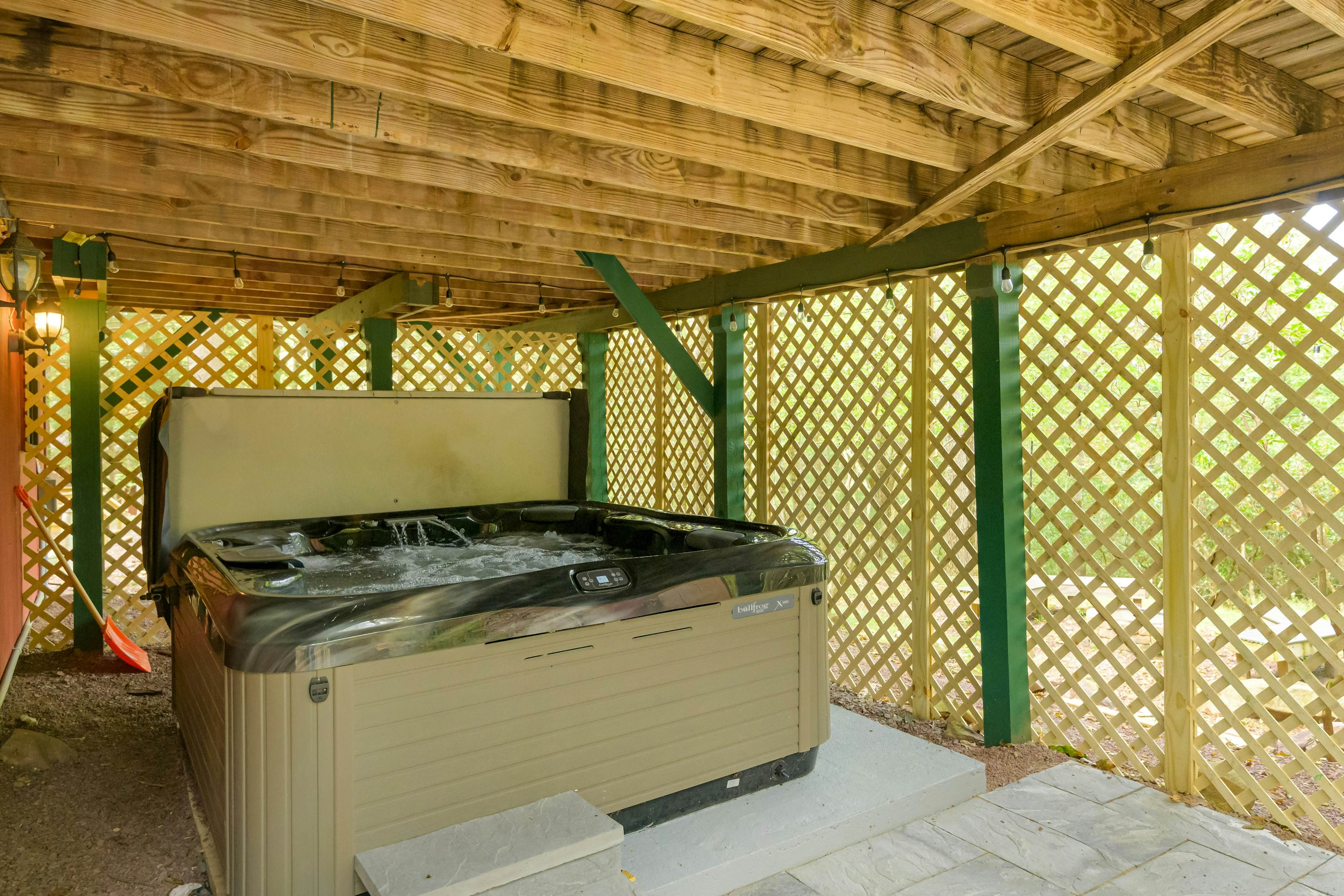 Black Bear Retreat at the Lake