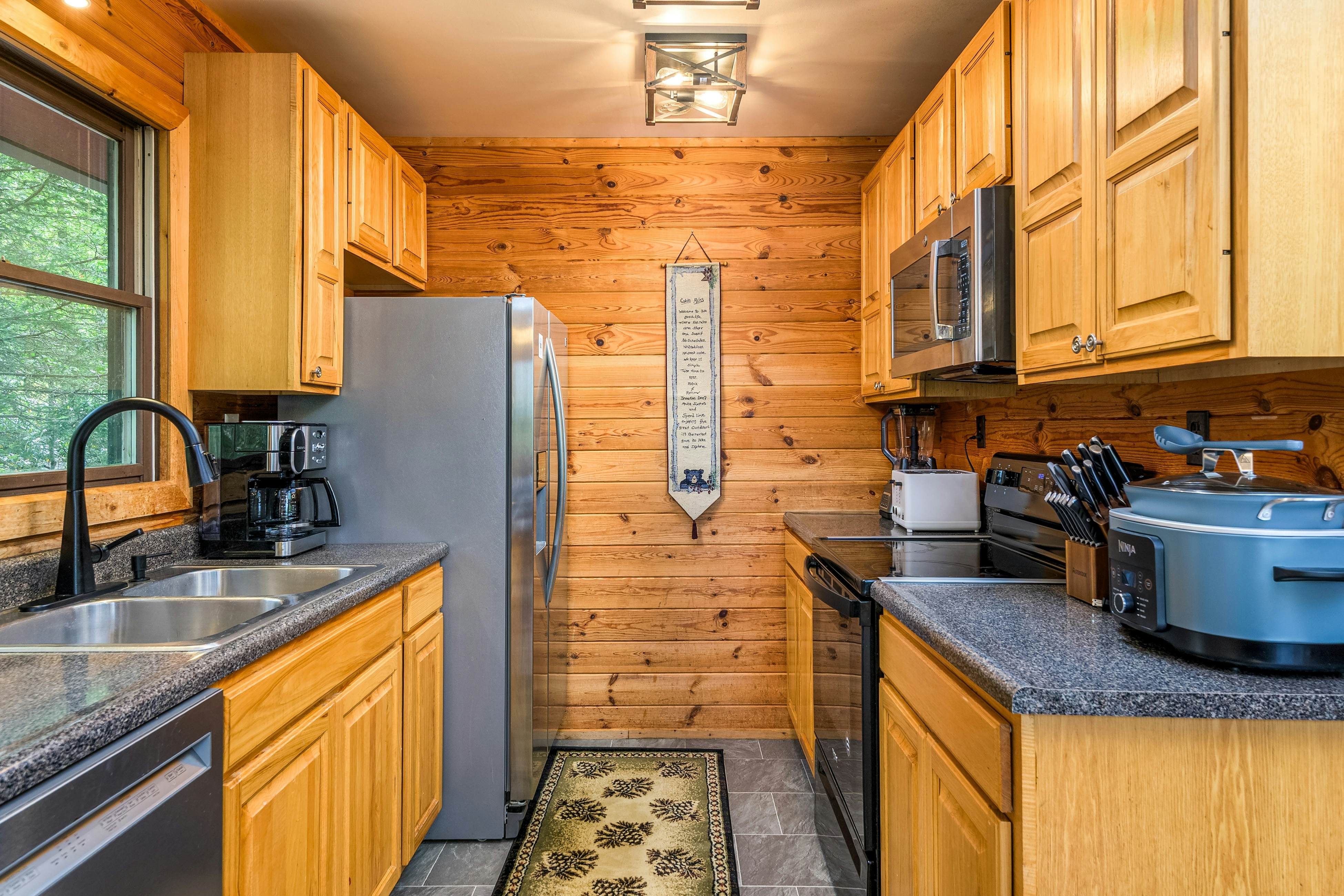 Black Bear Retreat at the Lake