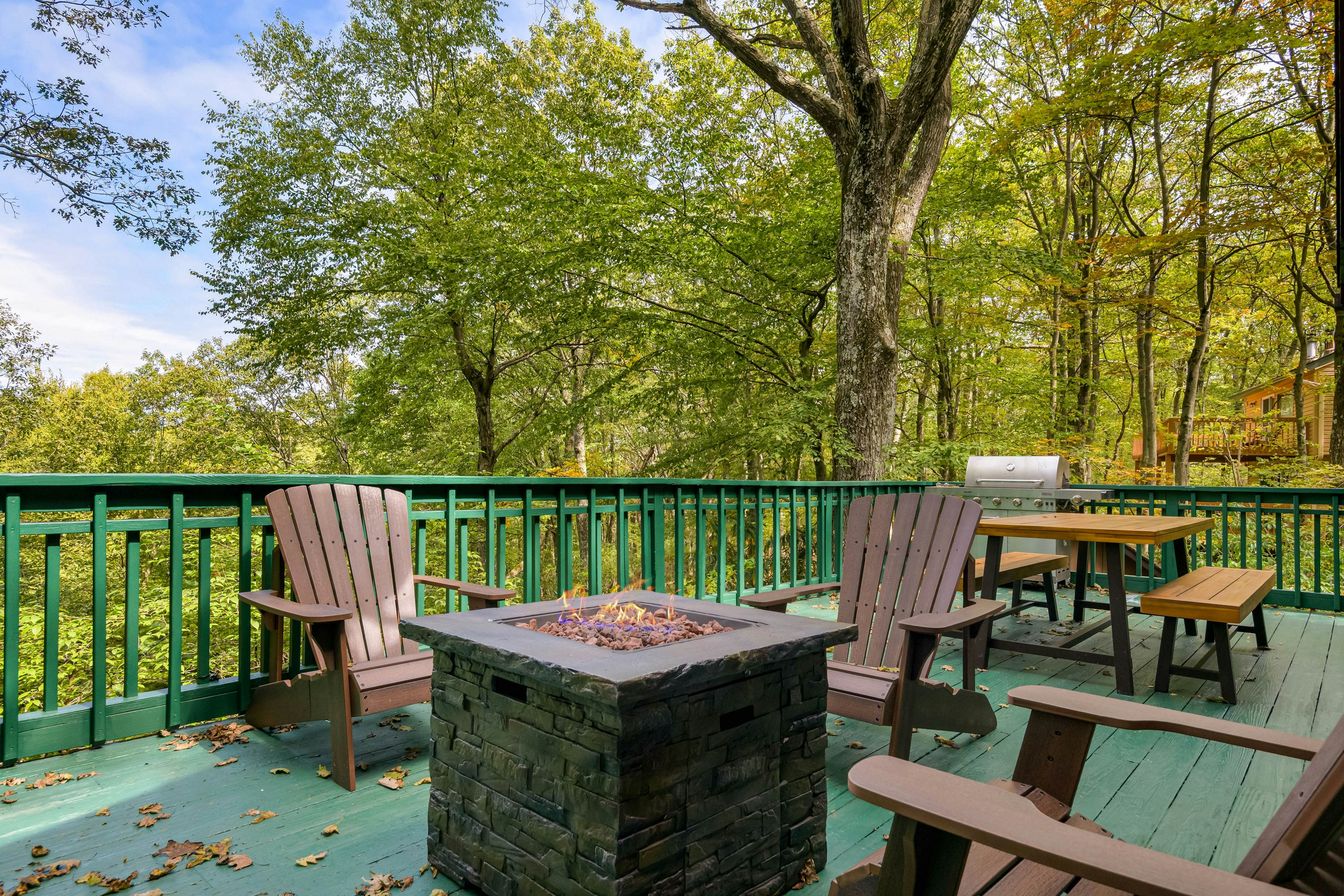 Black Bear Retreat at the Lake