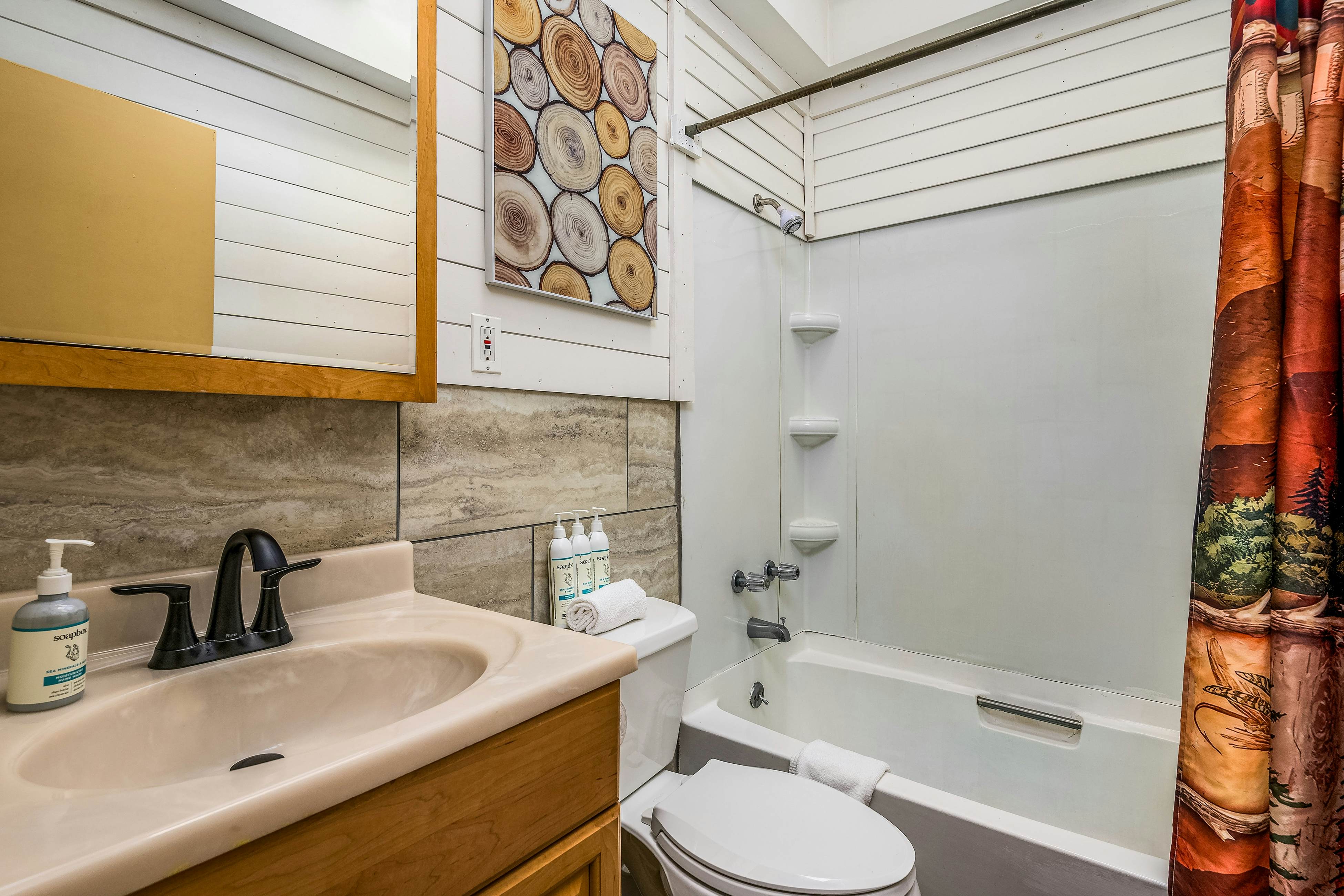 Black Bear Retreat at the Lake