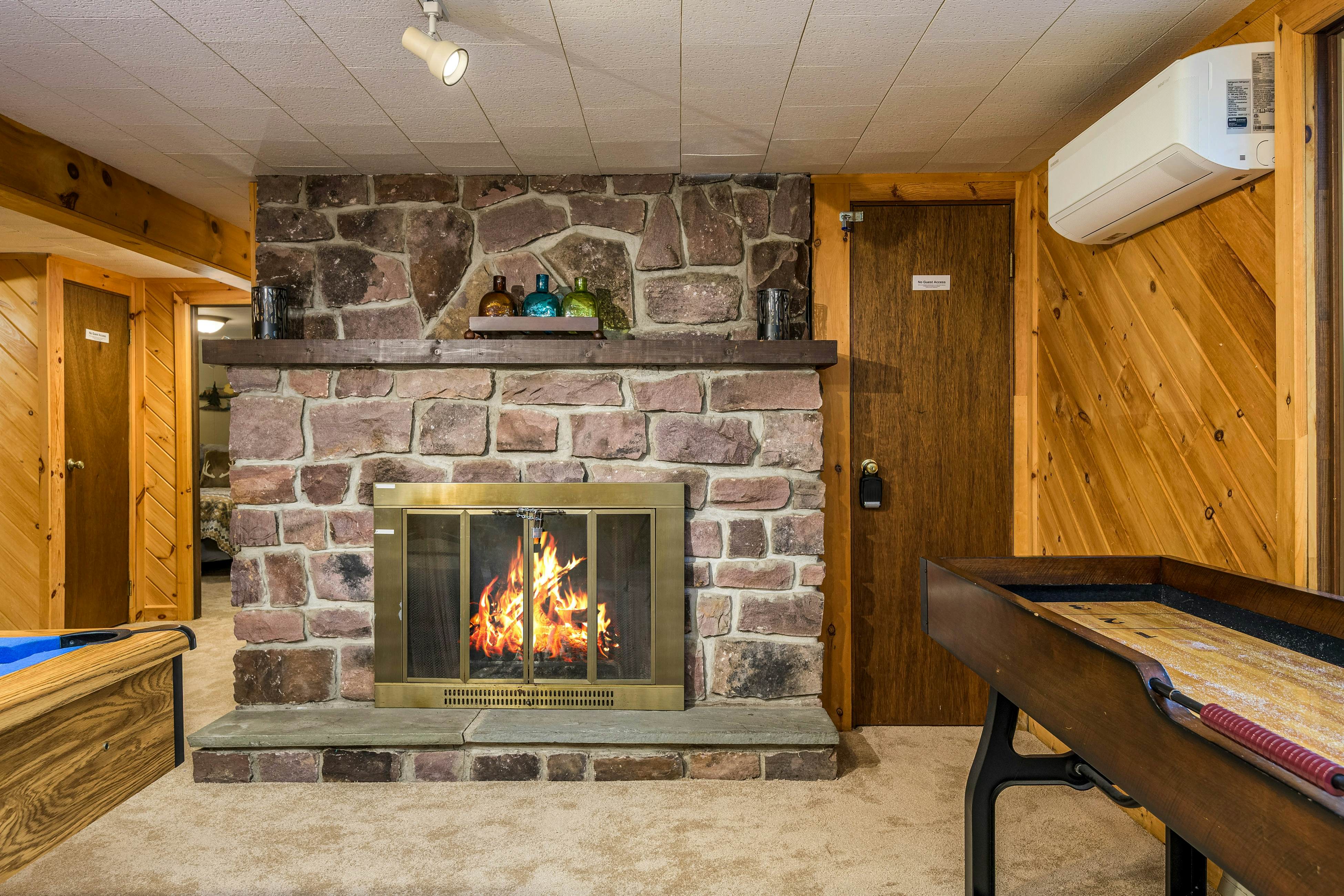 Black Bear Retreat at the Lake