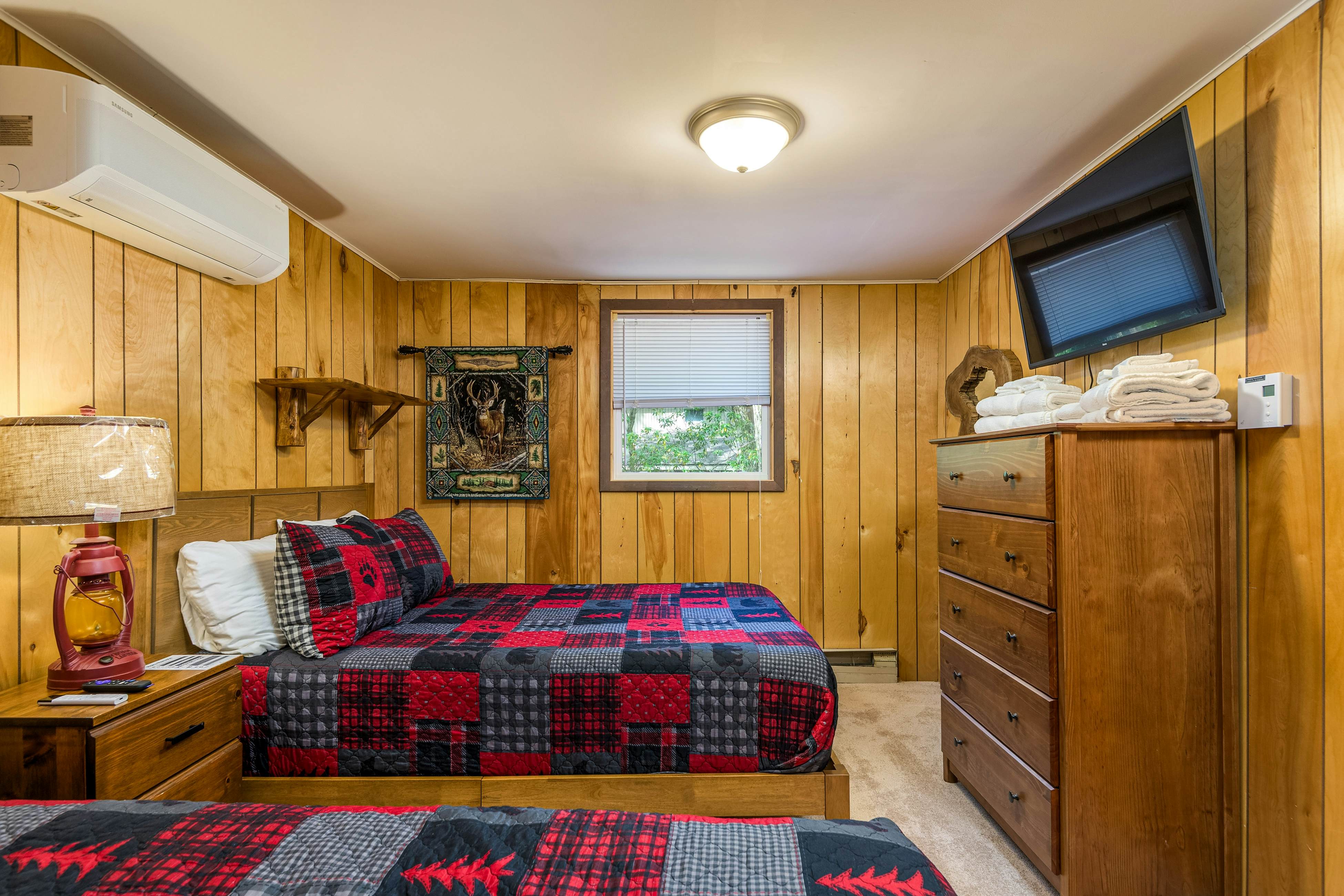 Black Bear Retreat at the Lake