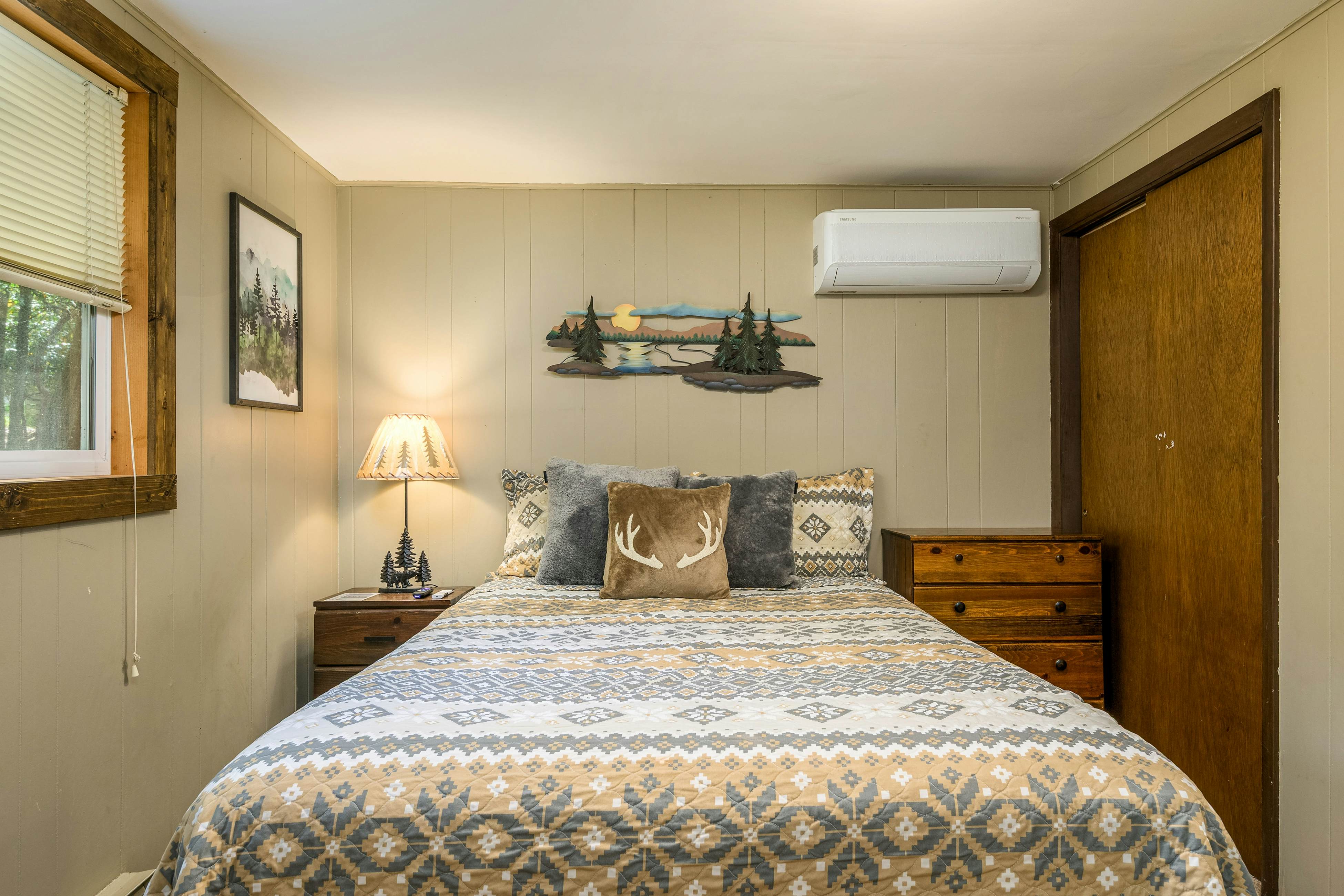 Black Bear Retreat at the Lake