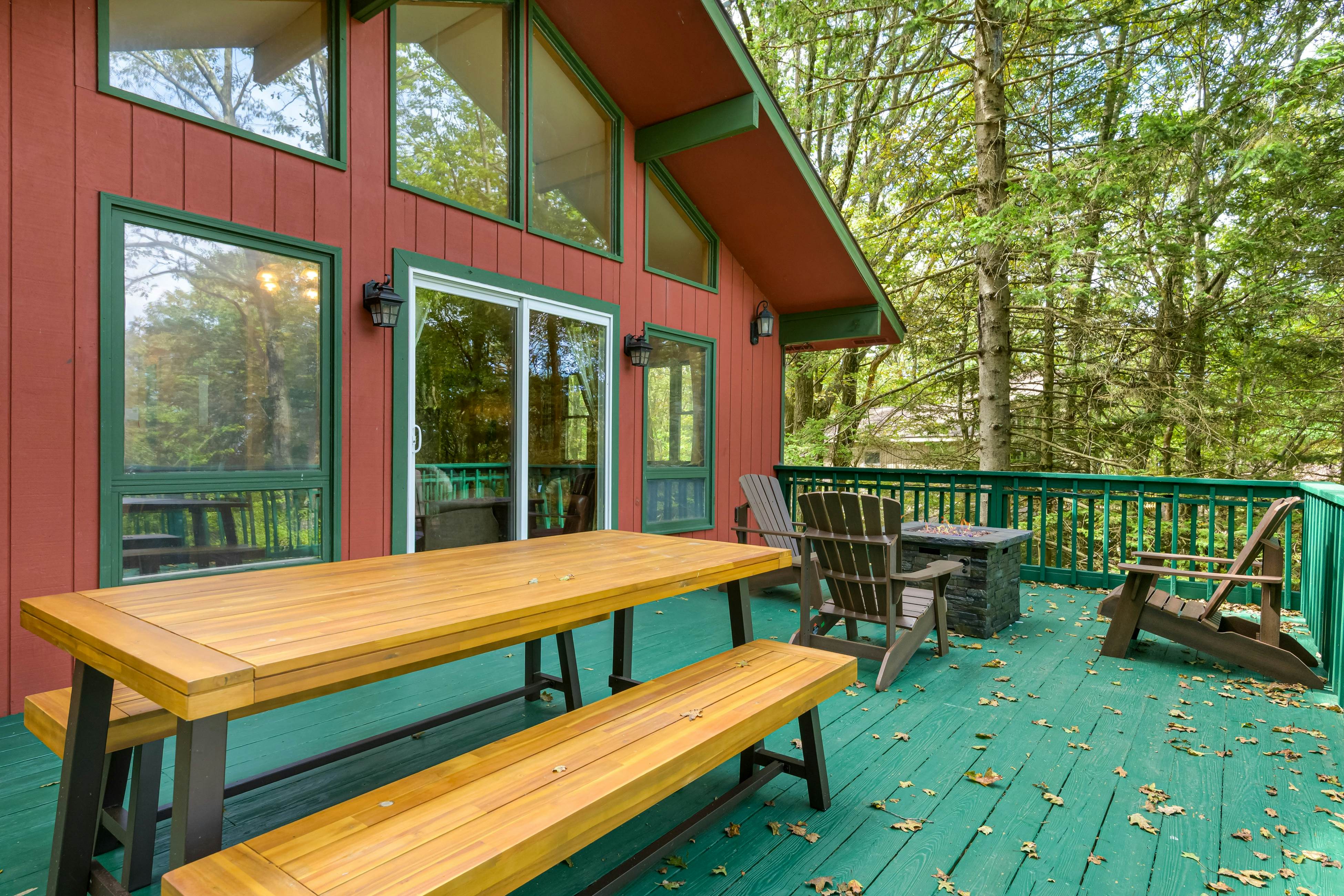 Black Bear Retreat at the Lake