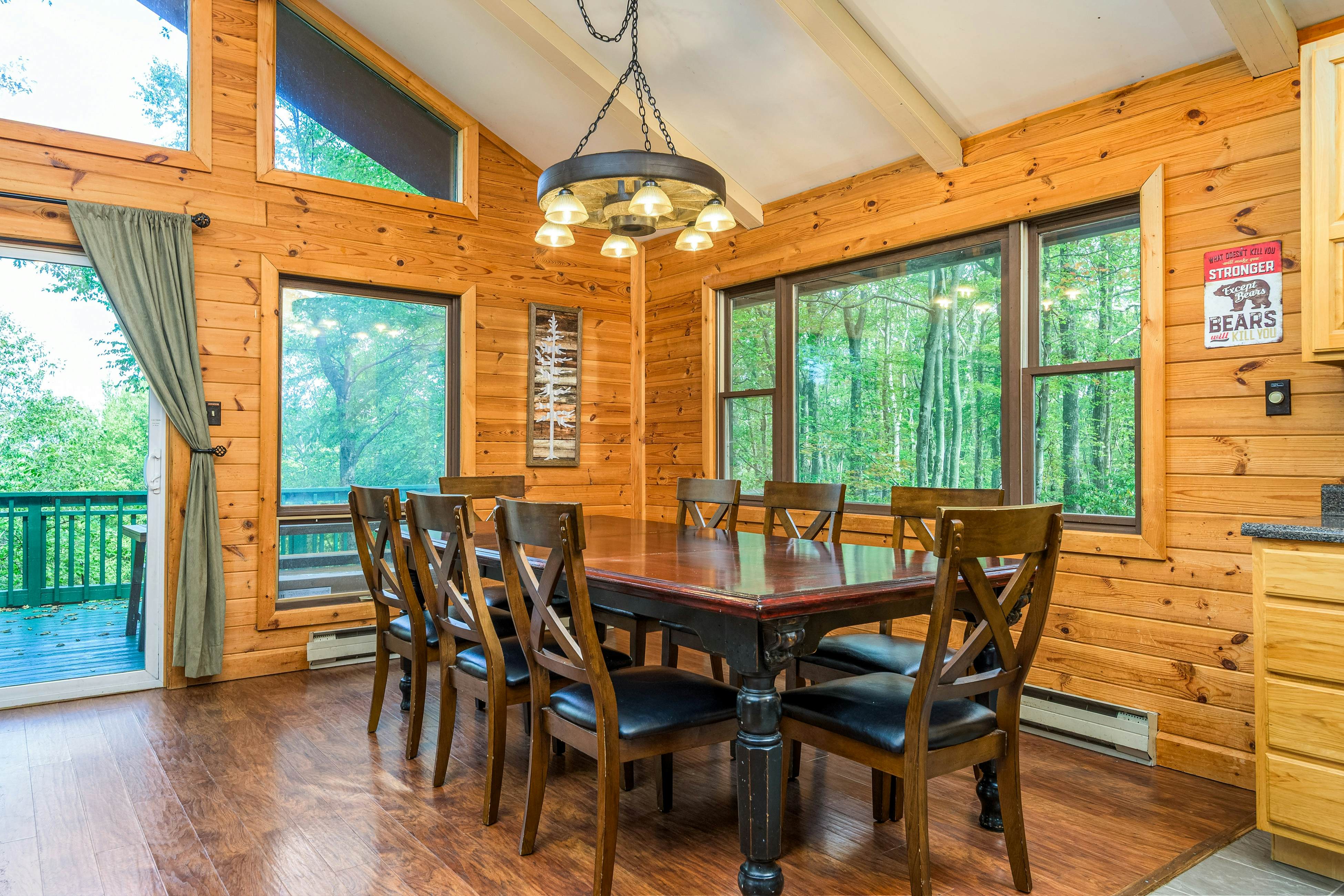 Black Bear Retreat at the Lake