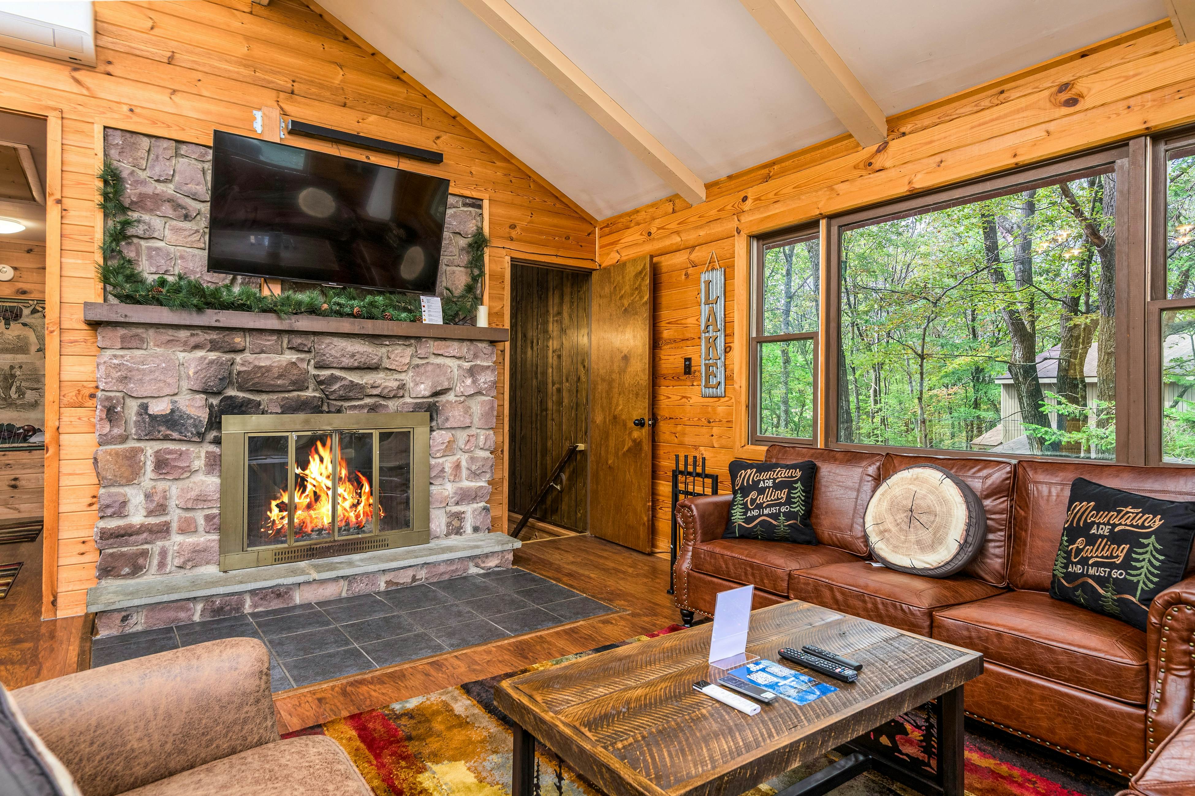 Black Bear Retreat at the Lake