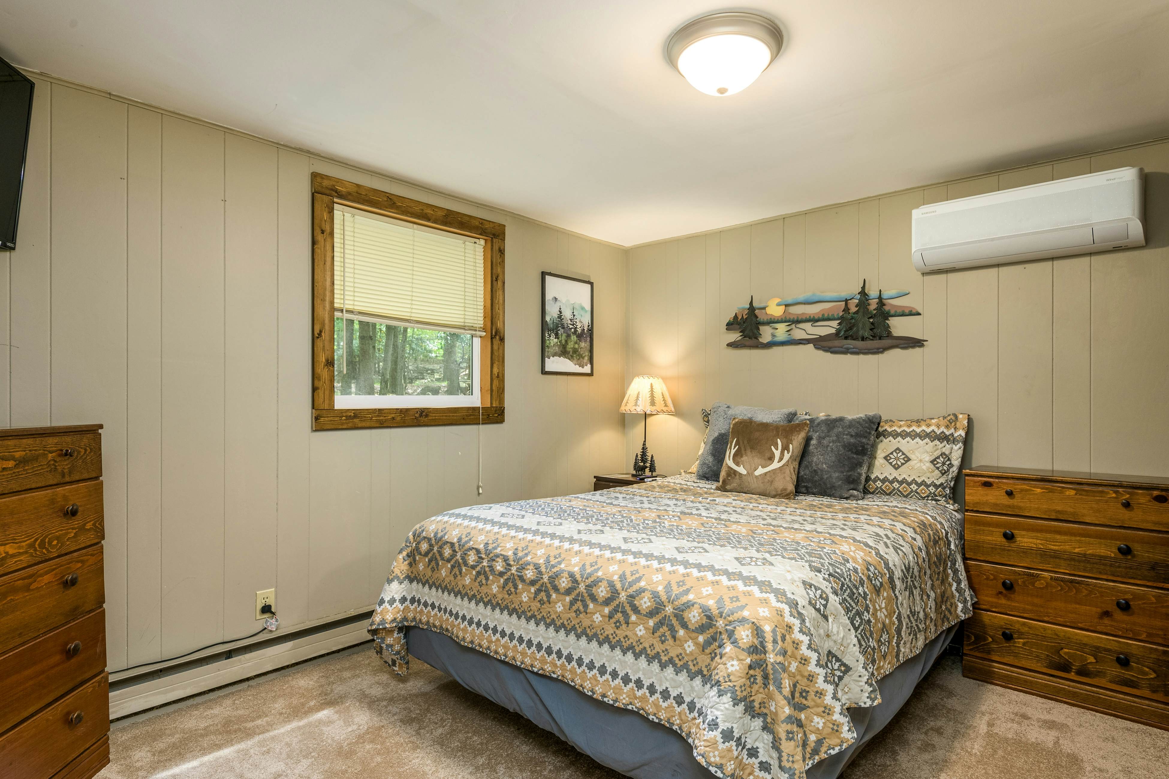 Black Bear Retreat at the Lake