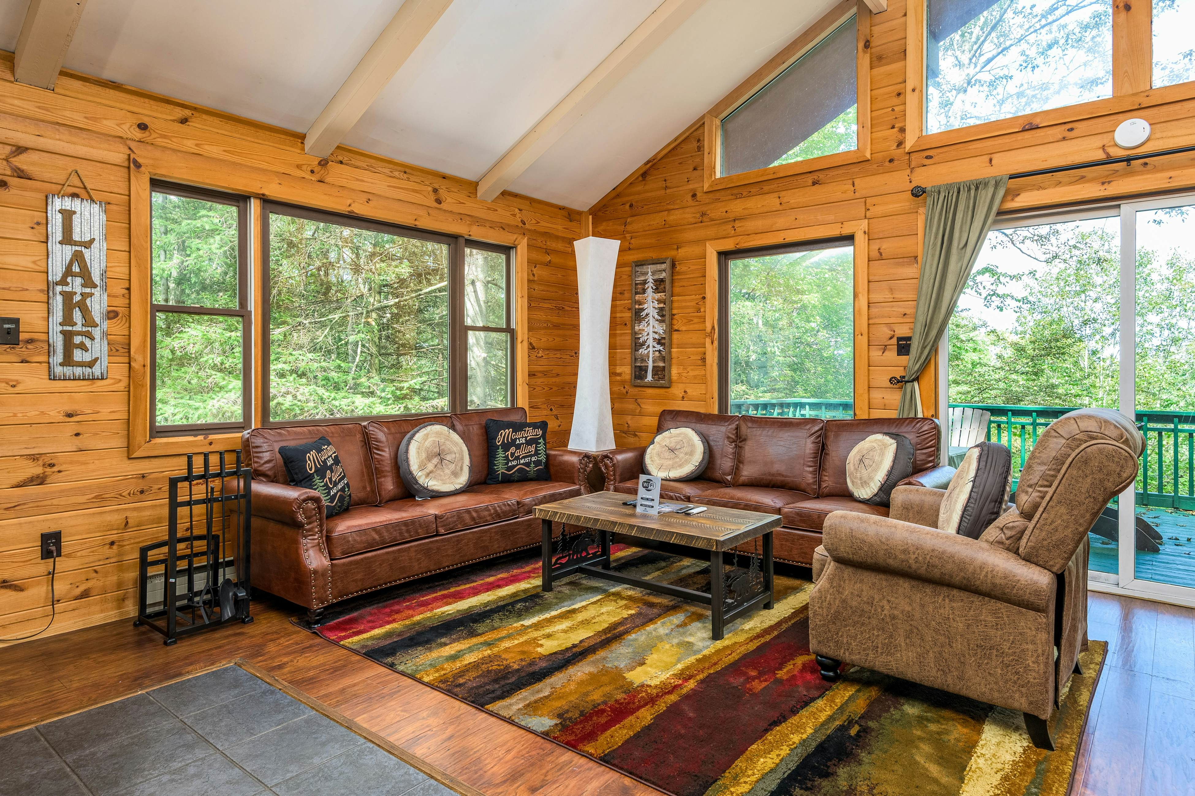 Black Bear Retreat at the Lake