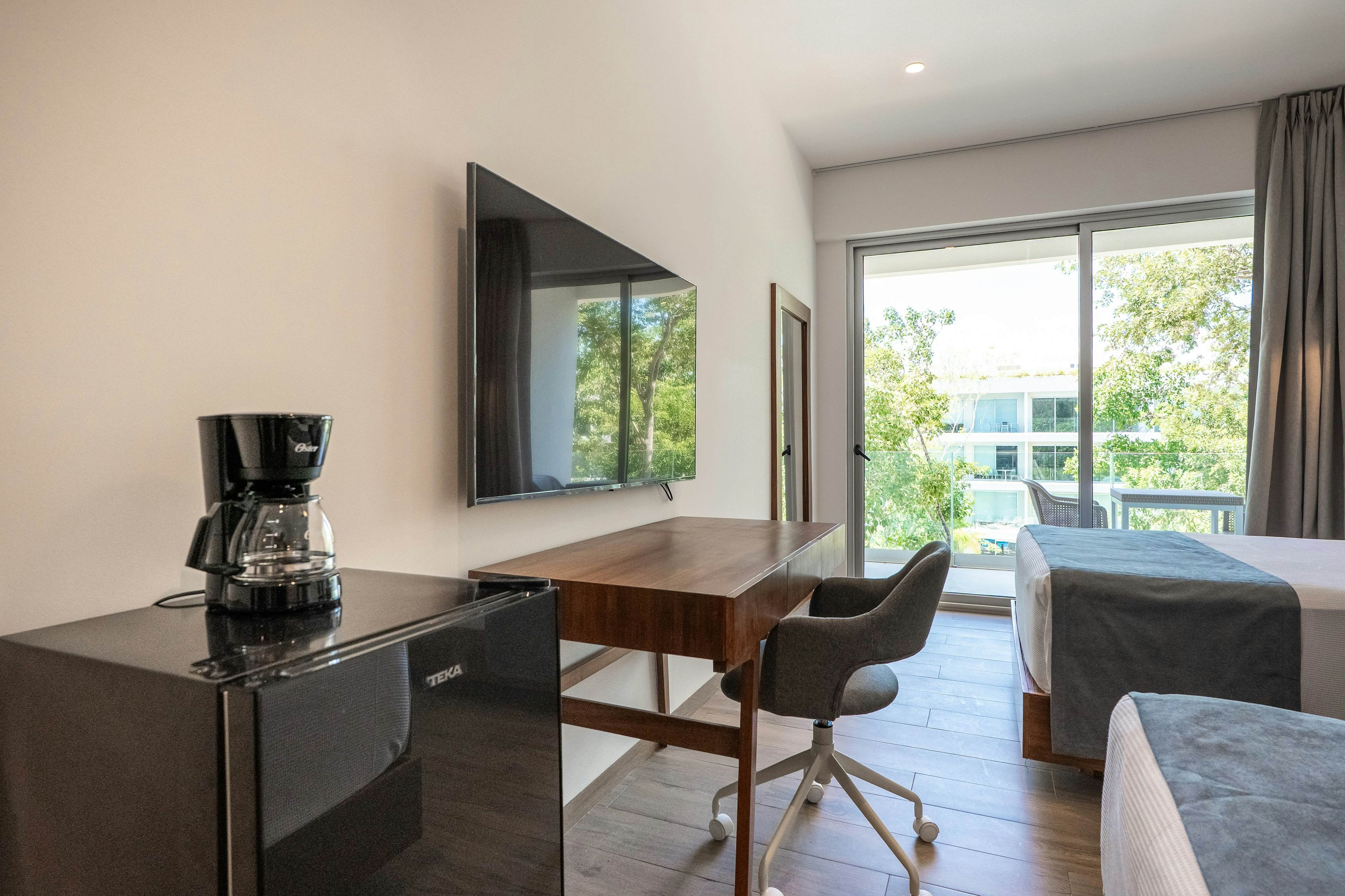 Ocean Whispers TL A206 Studio