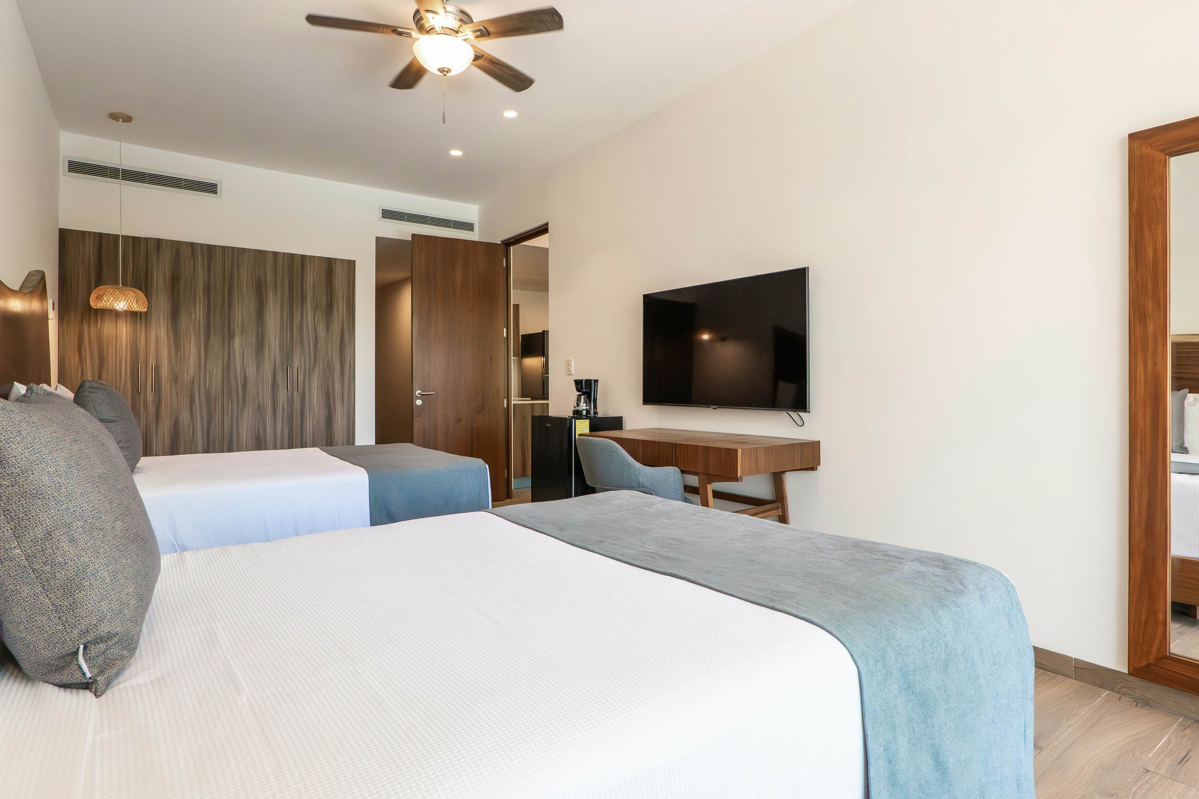 Ocean Whispers TL A206 Studio