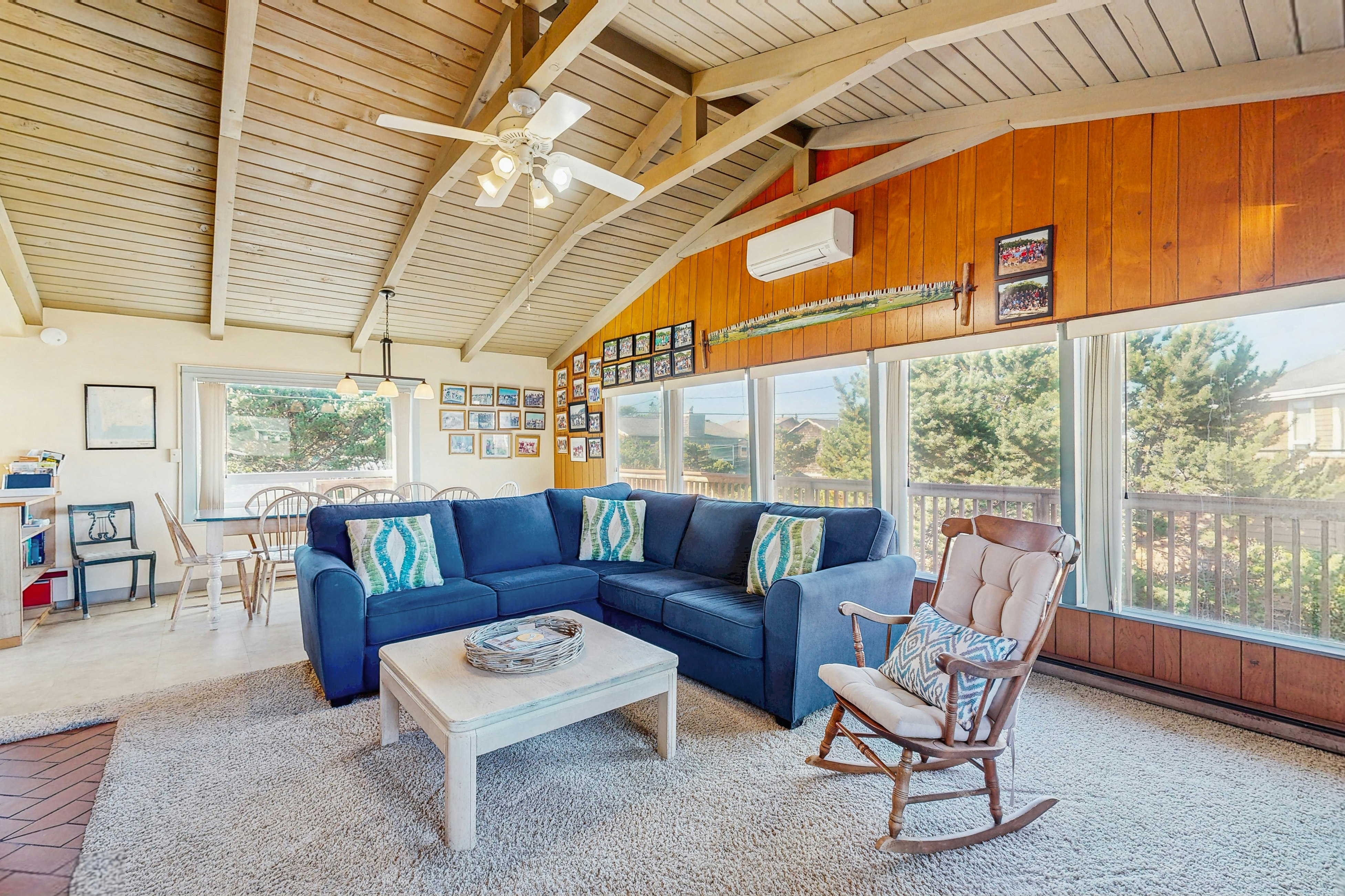 Carmel Holiday - MCA 351