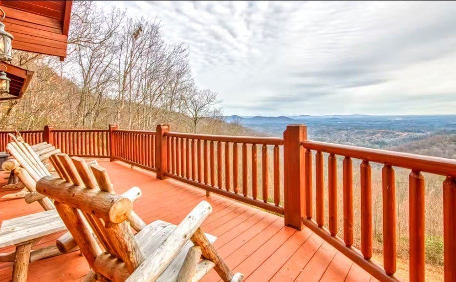 Hawk's View Log Cabin