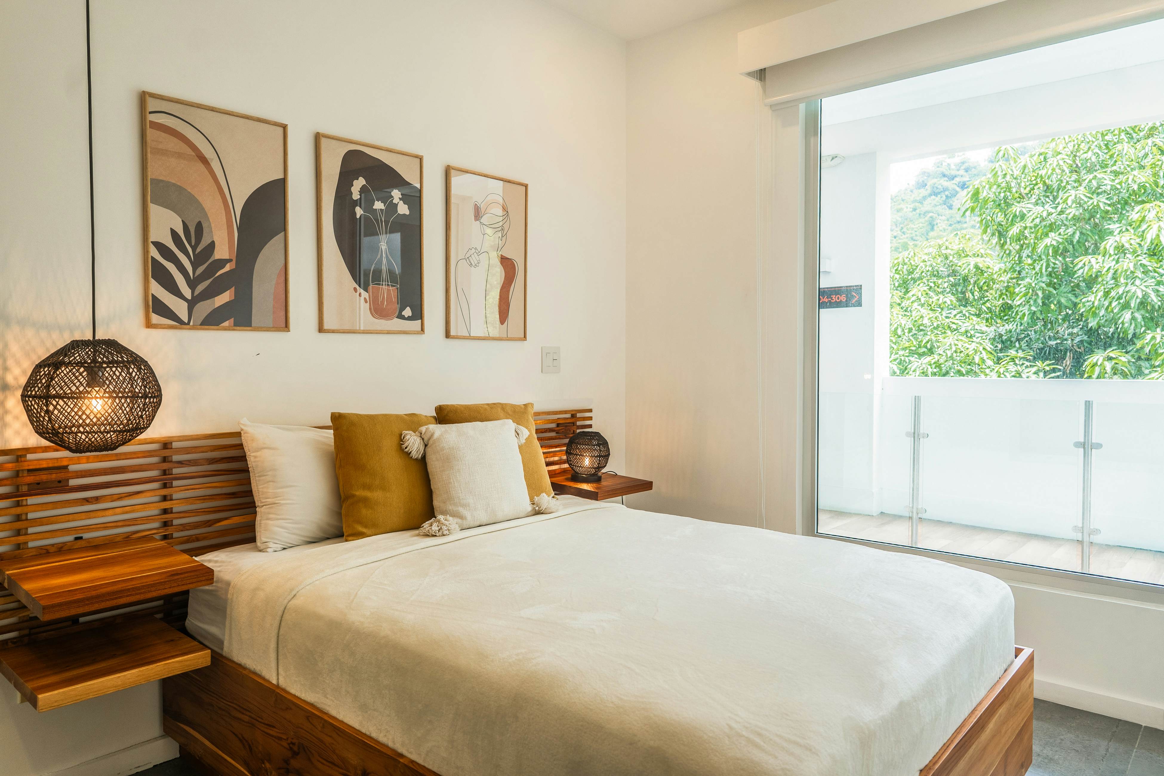 Sunset Boulevard 304