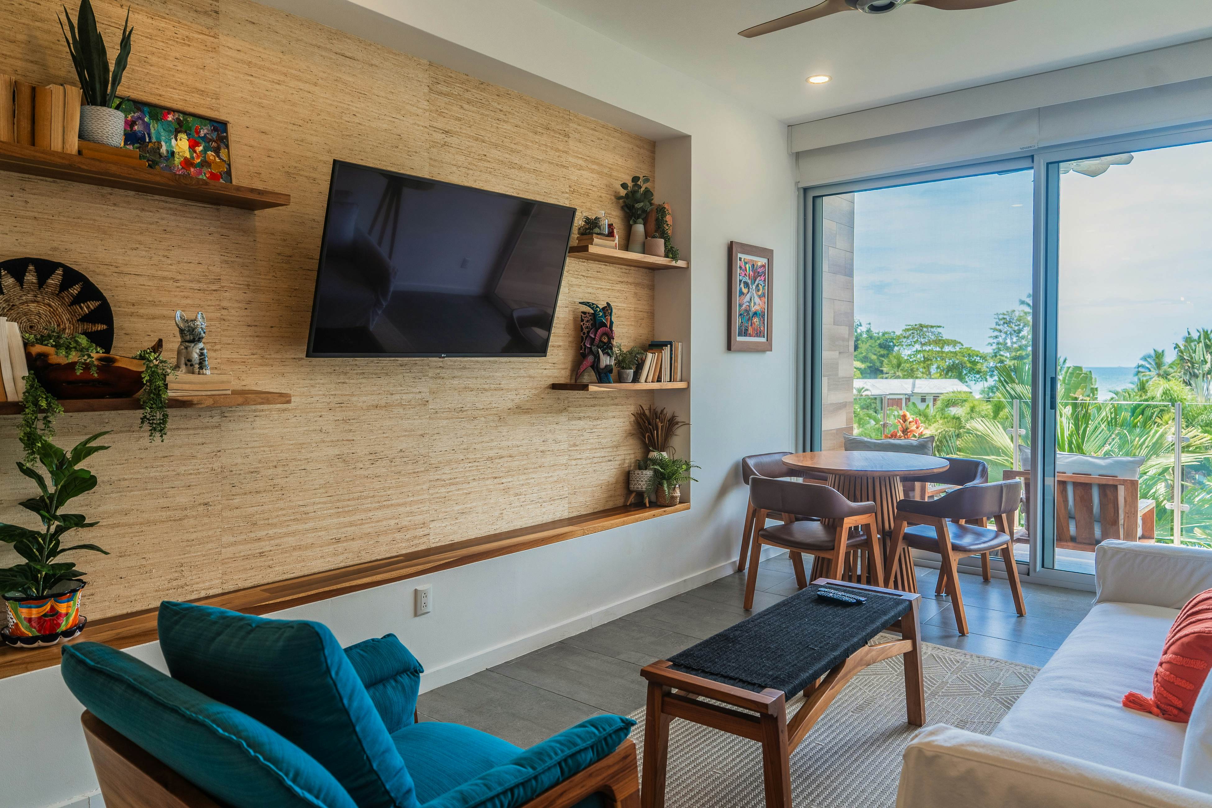 Sunset Boulevard 304