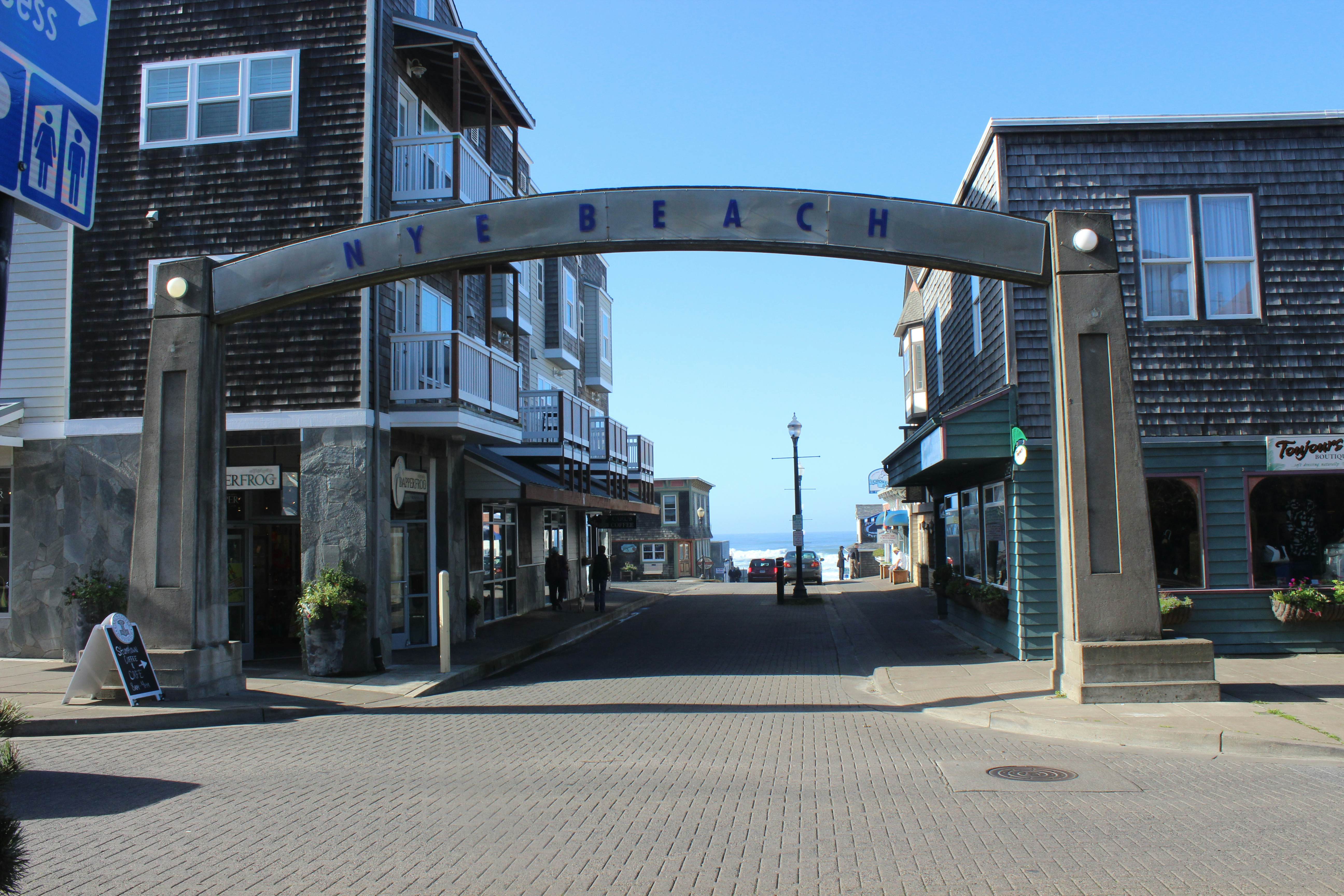 Nye Beach Retreat 2 BD Newport, OR Vacation Rental Vacasa