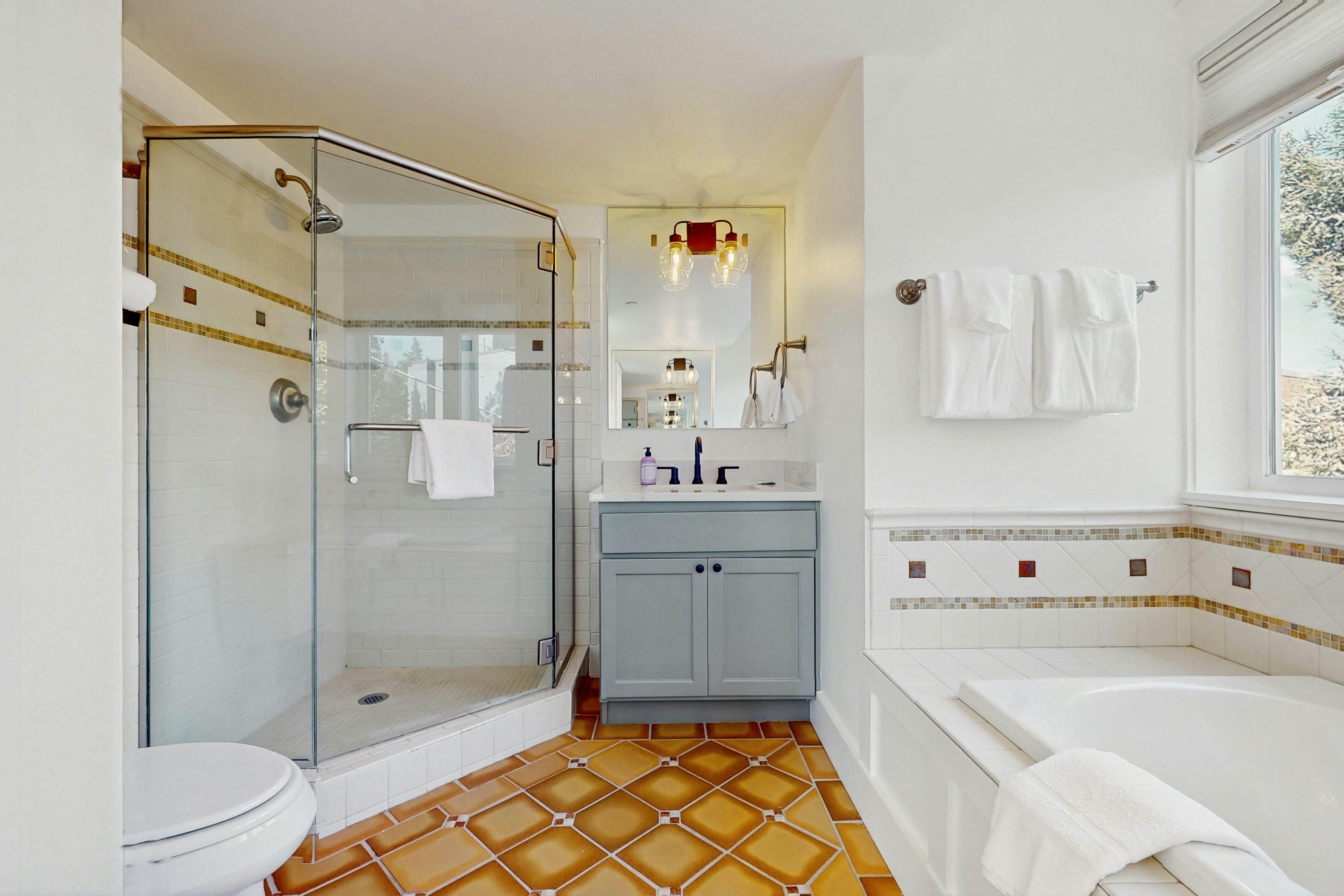 Comfort & Charm in the Heart of Seattle