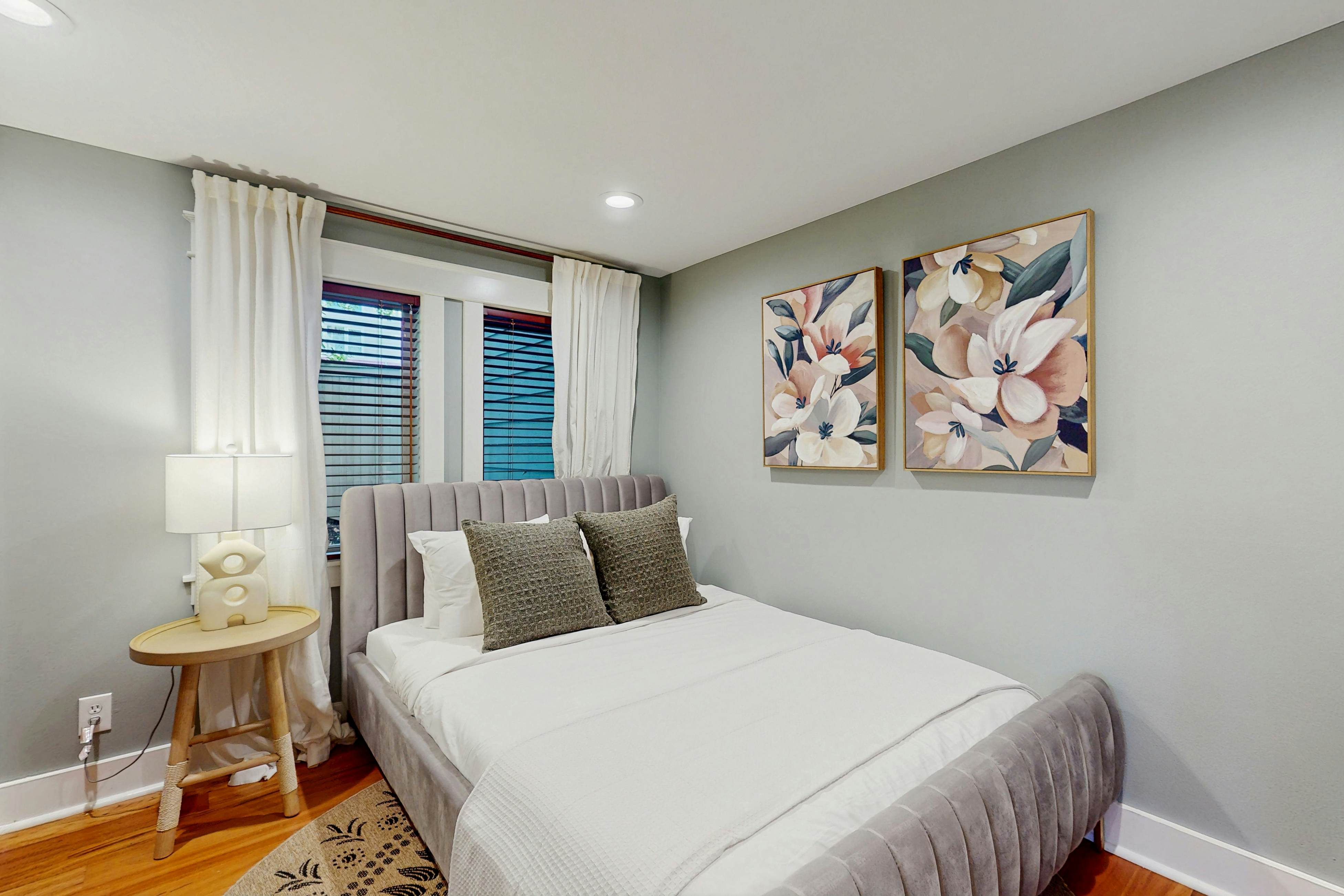 Comfort & Charm in the Heart of Seattle