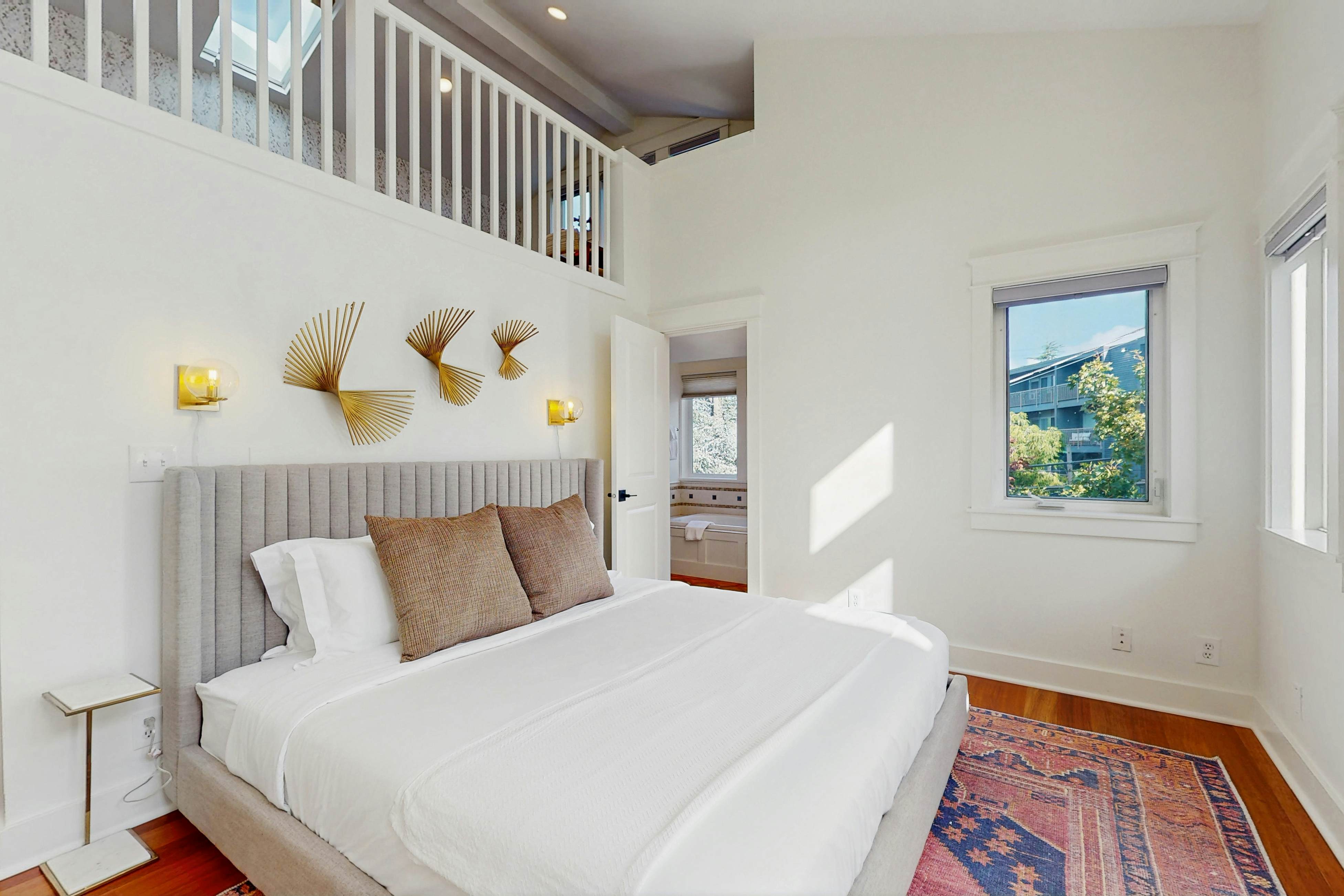 Comfort & Charm in the Heart of Seattle