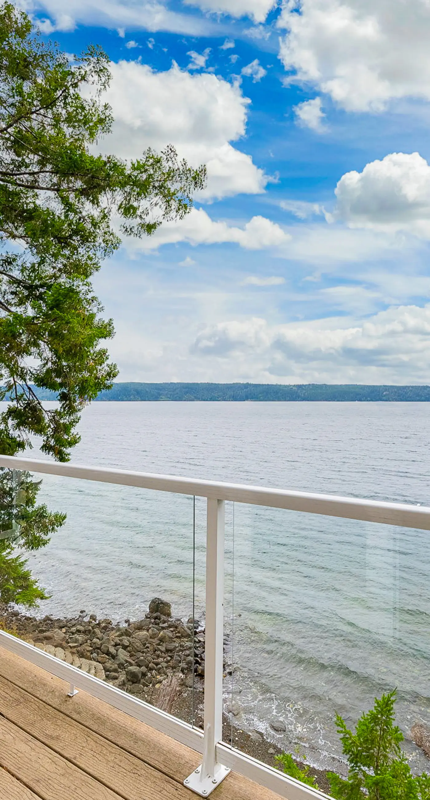 Dog-Friendly Hood Canal Shoreline Escape