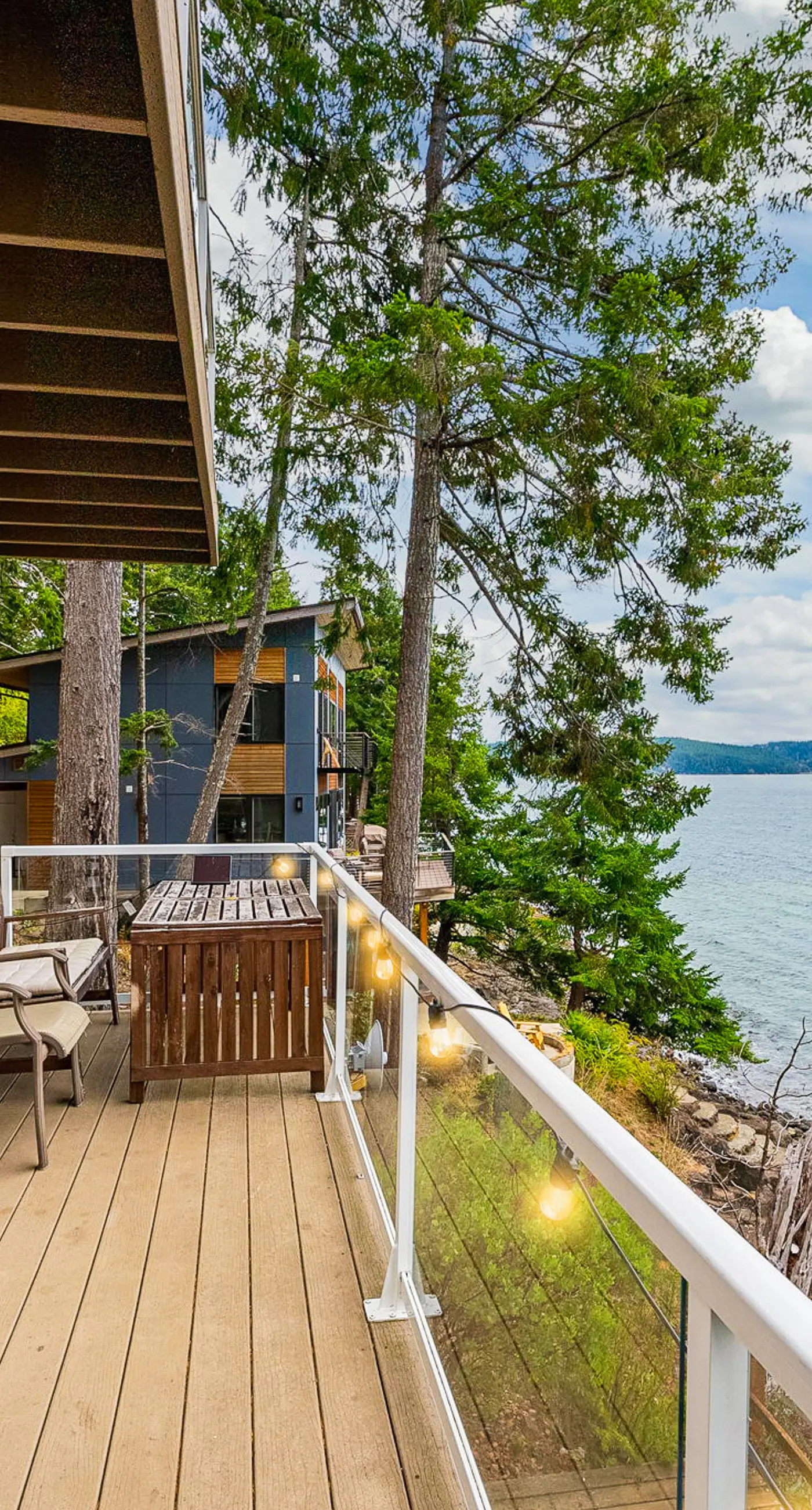 Dog-Friendly Hood Canal Shoreline Escape