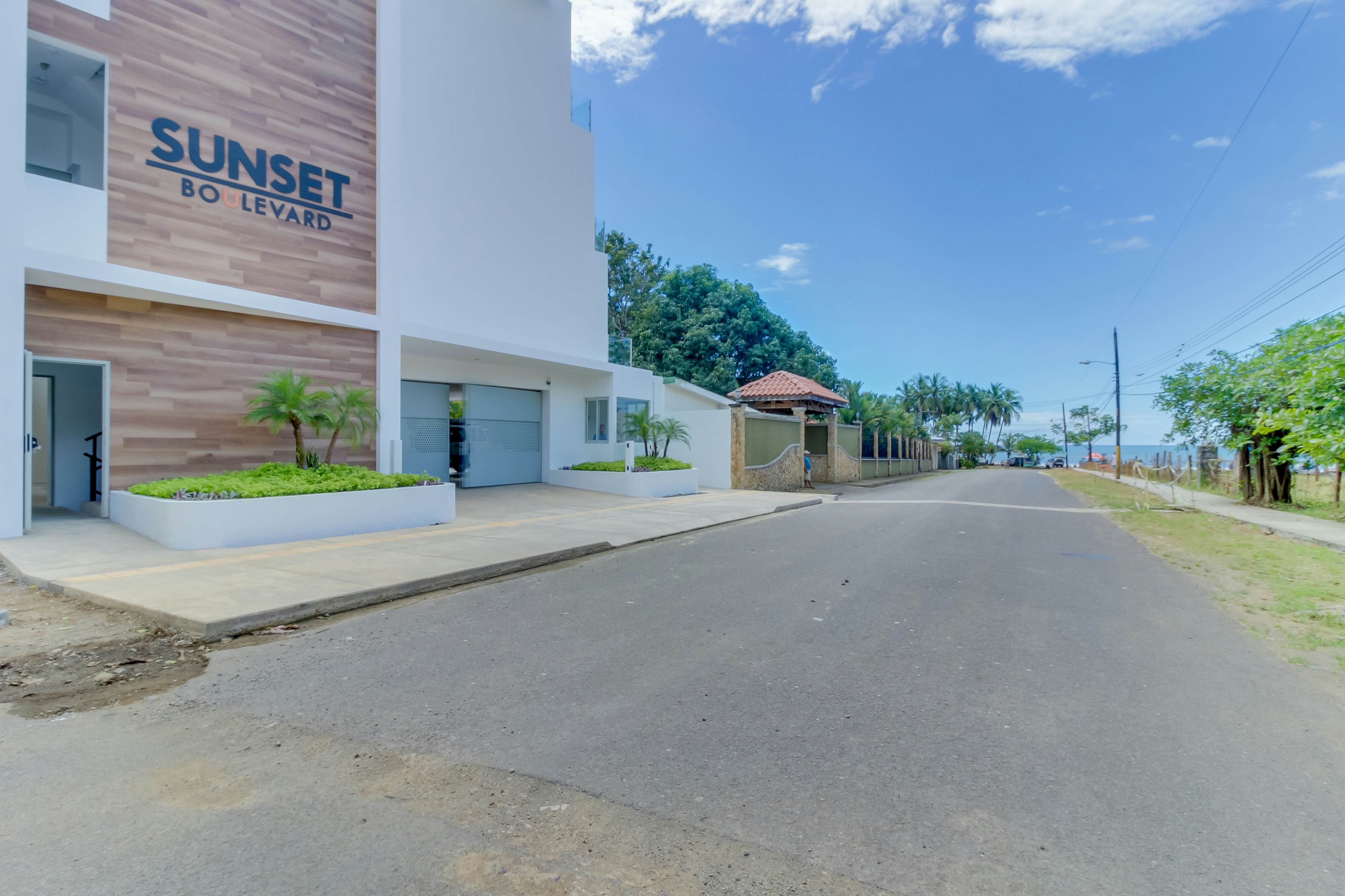 Sunset Boulevard 304