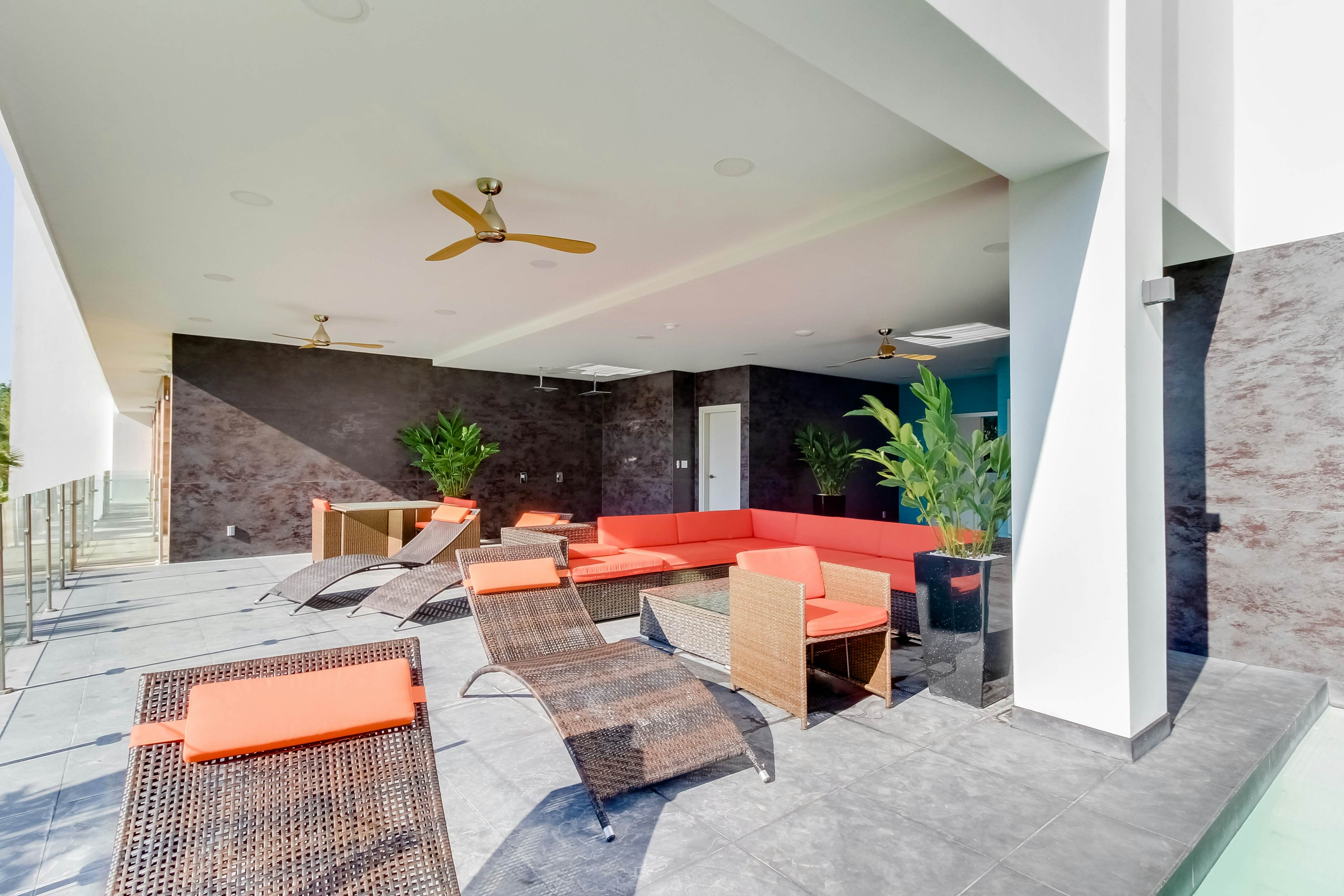 Sunset Boulevard 304