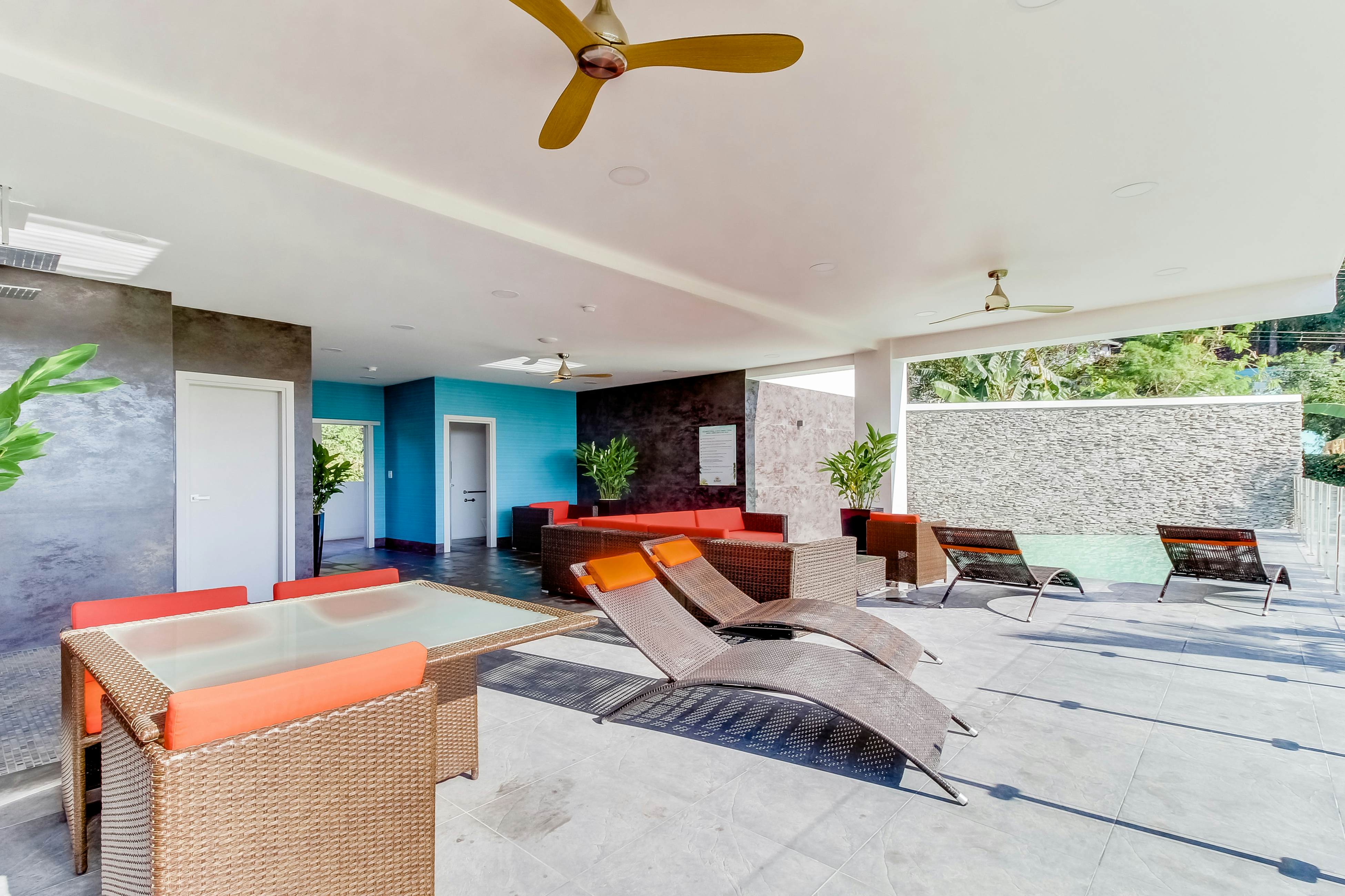 Sunset Boulevard 304