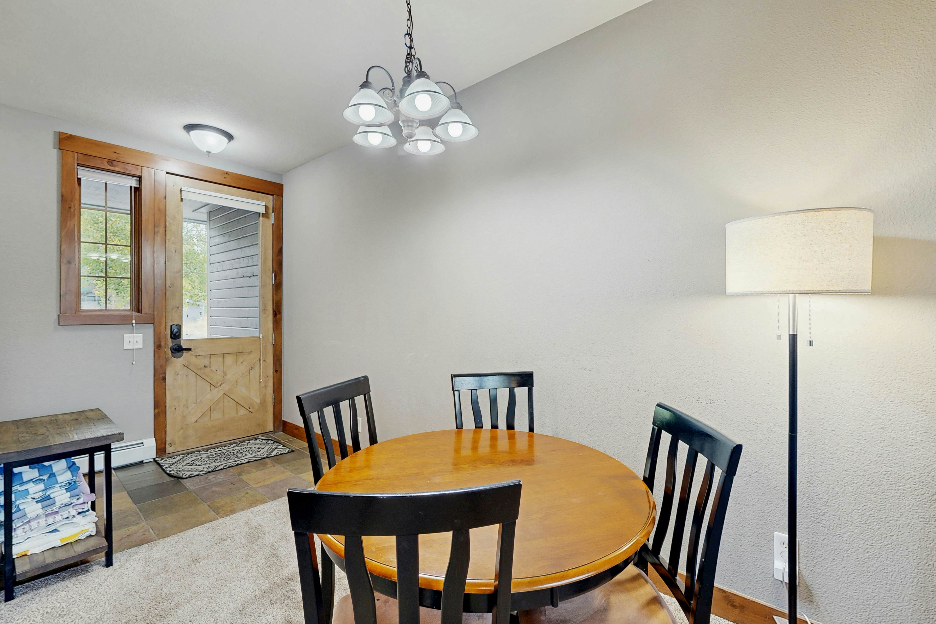 Kicking Horse Lodges 3-202