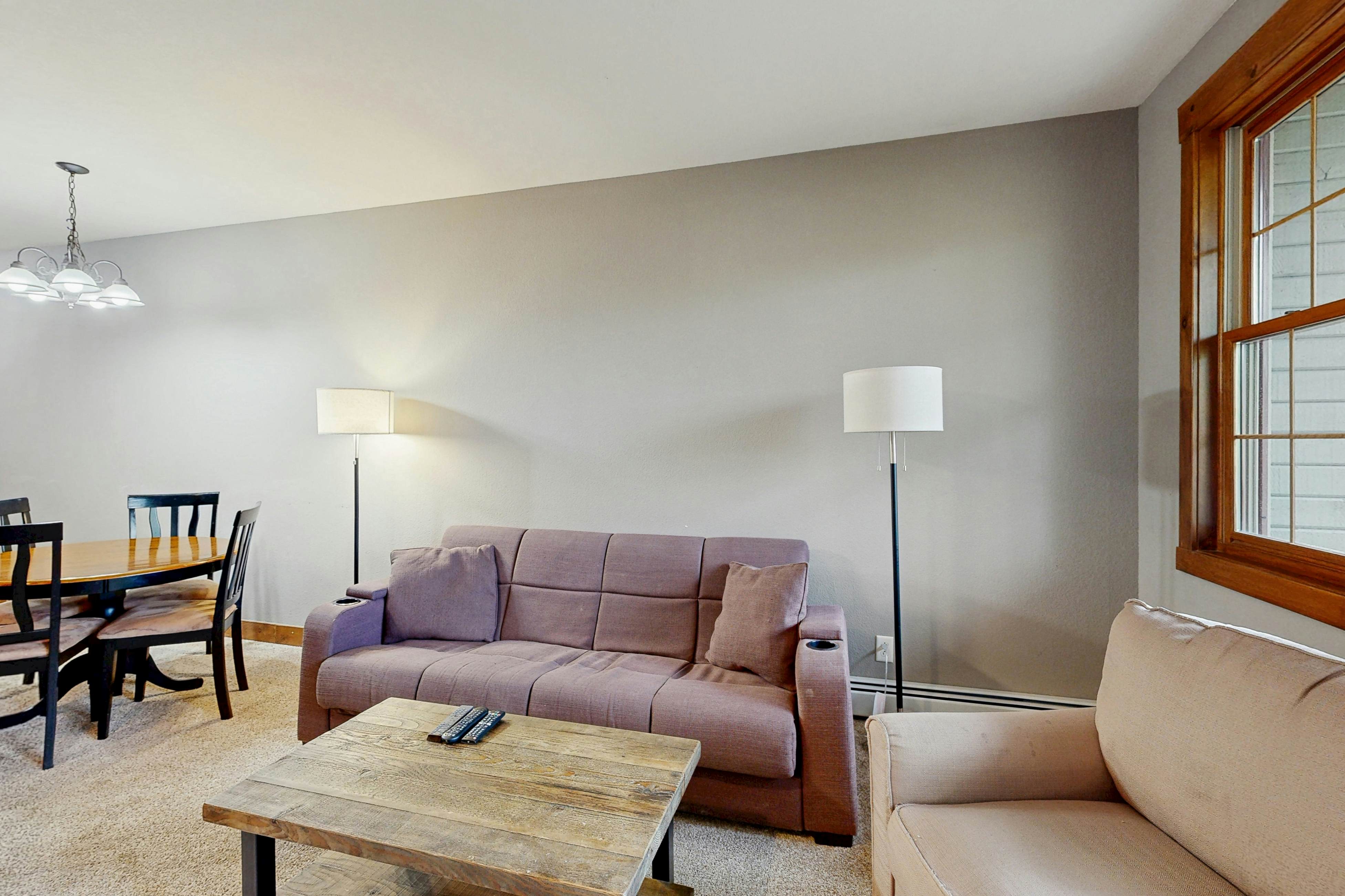 Kicking Horse Lodges 3-202