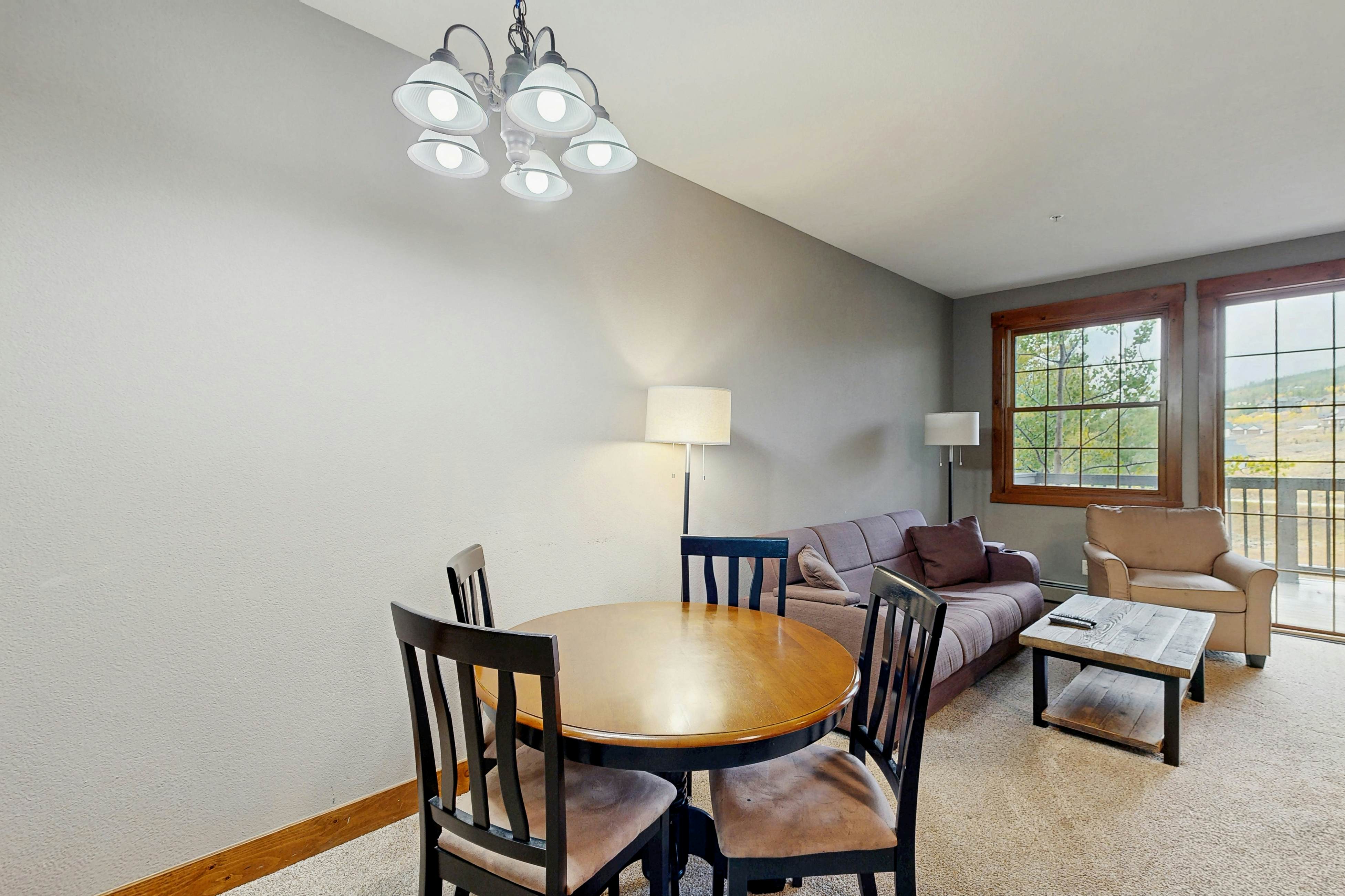 Kicking Horse Lodges 3-202